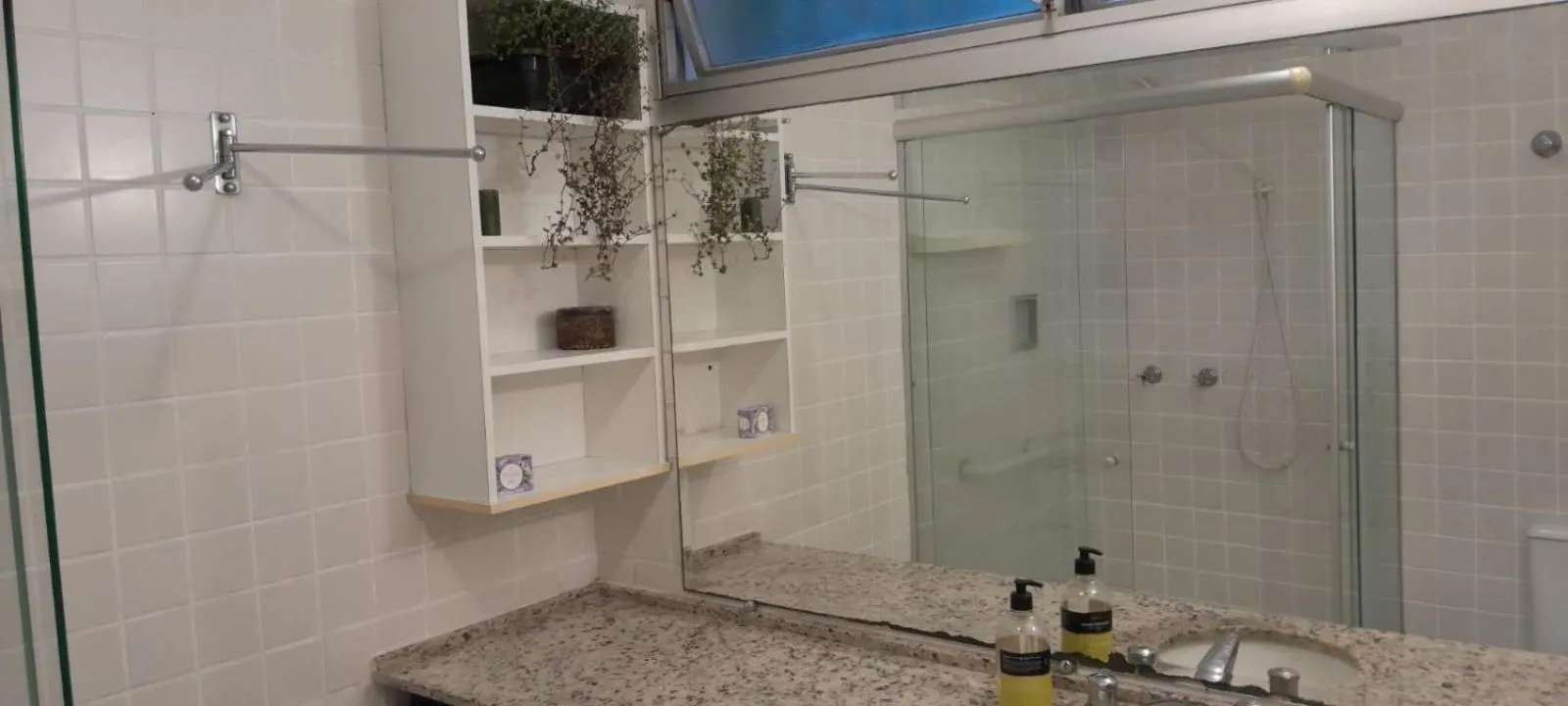 Bathroom in Comodita