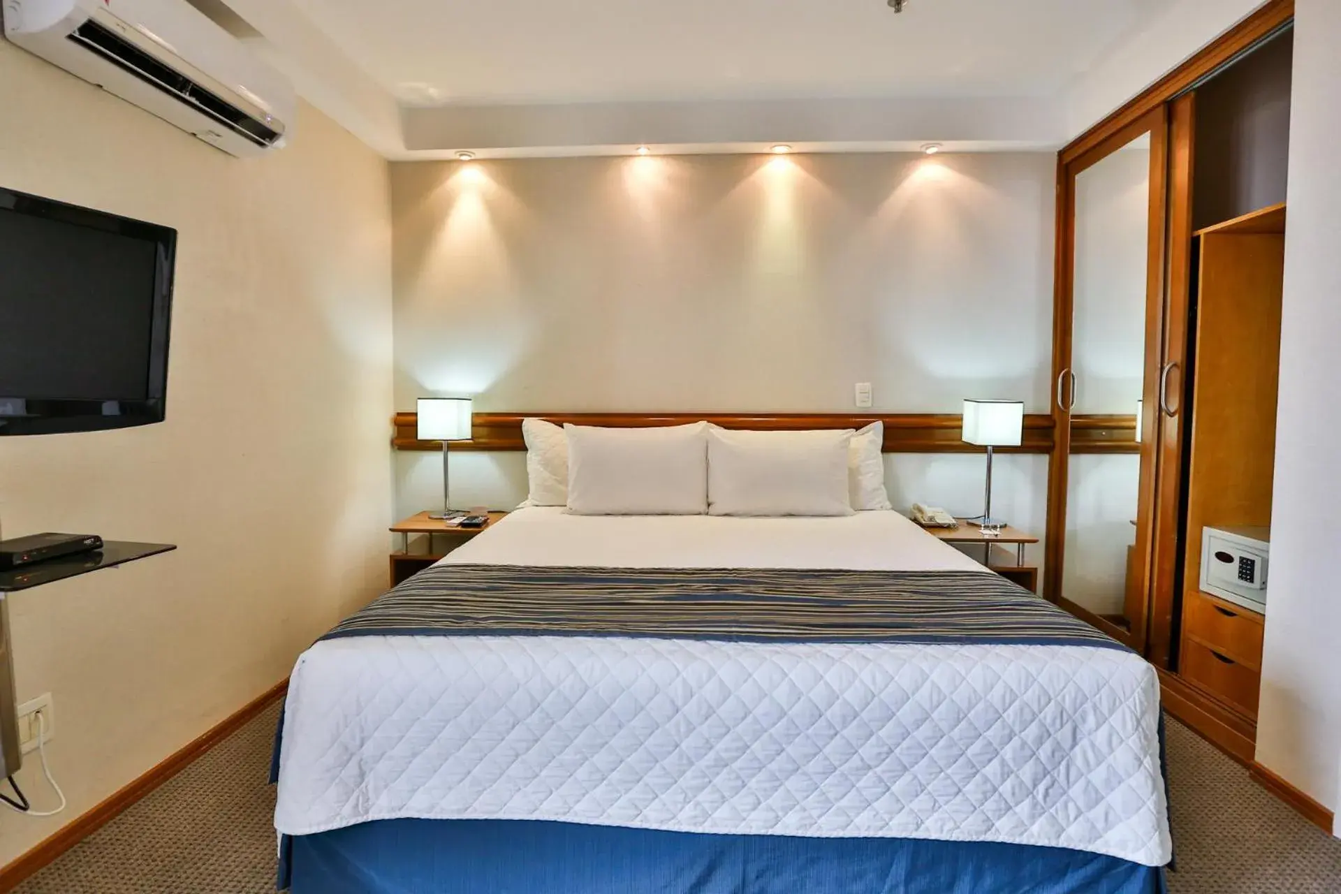 Superior King Suite - single occupancy in eSuites Sorocaba by Atlantica Superior King Suite - single occupancy in eSuites Sorocaba by Atlantica