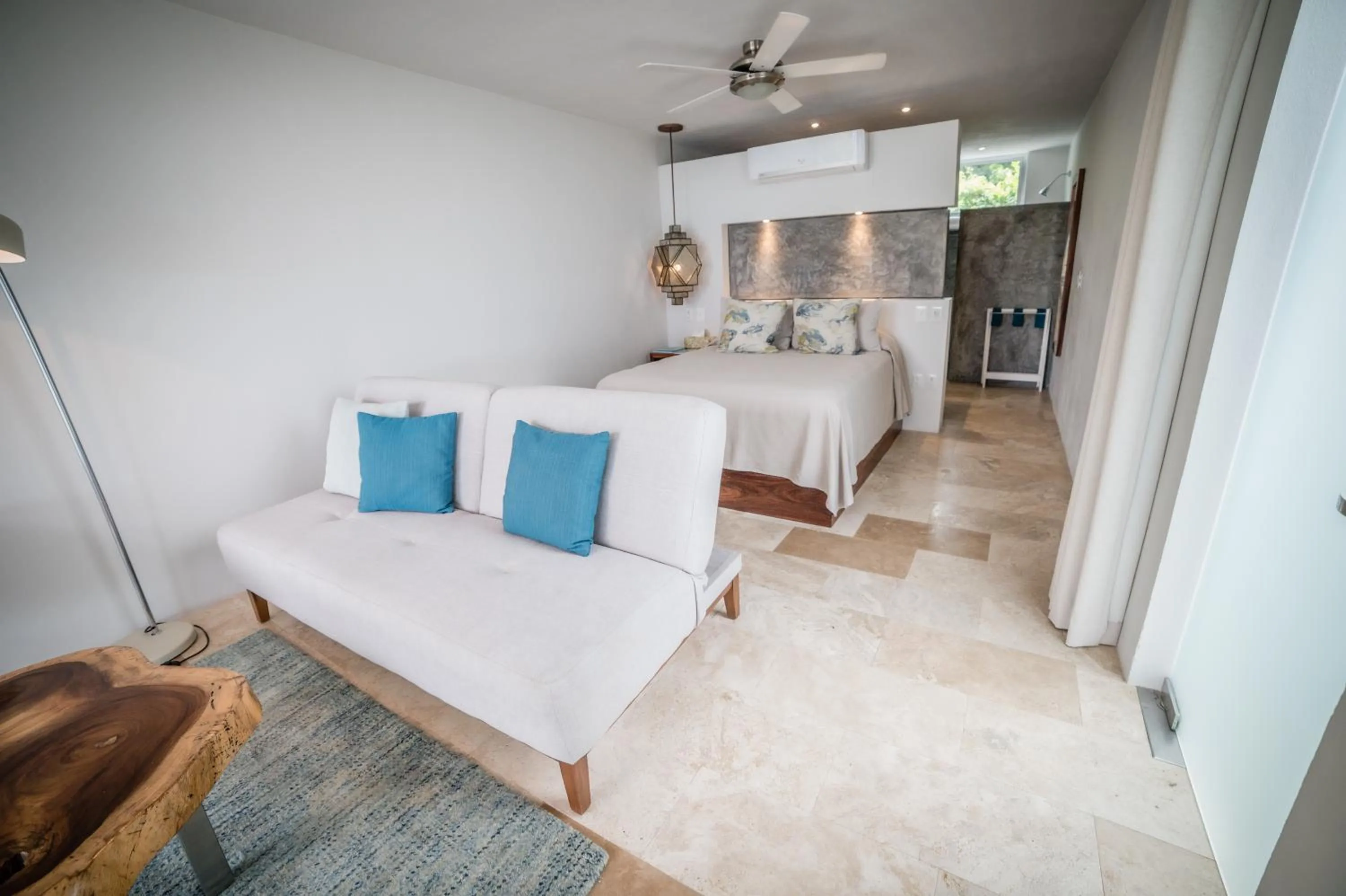 Photo of the whole room, Bed in Anjali Casa Divina