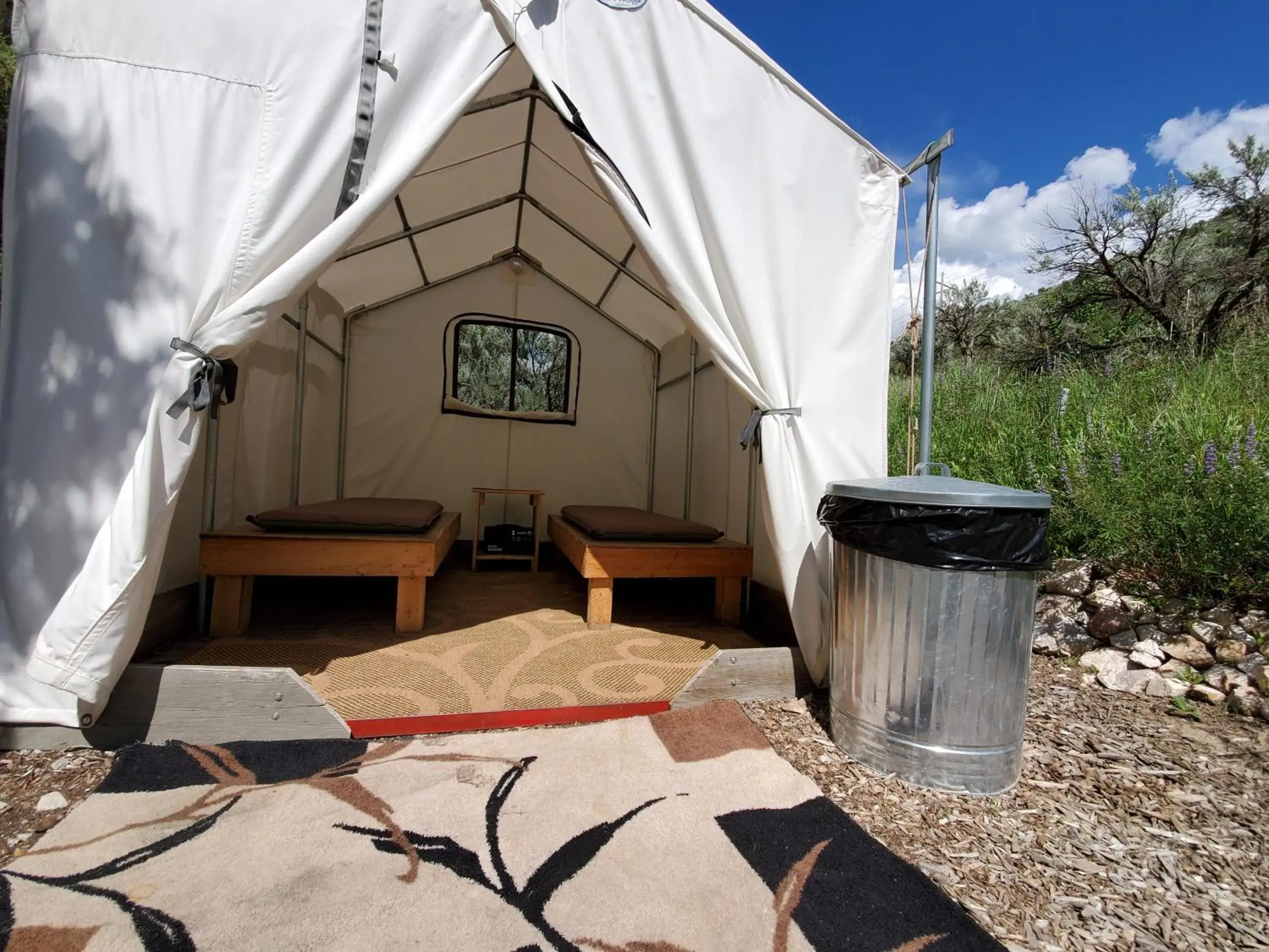 Luxury Tent in Bristol Cabins Luxury Tent in Bristol Cabins