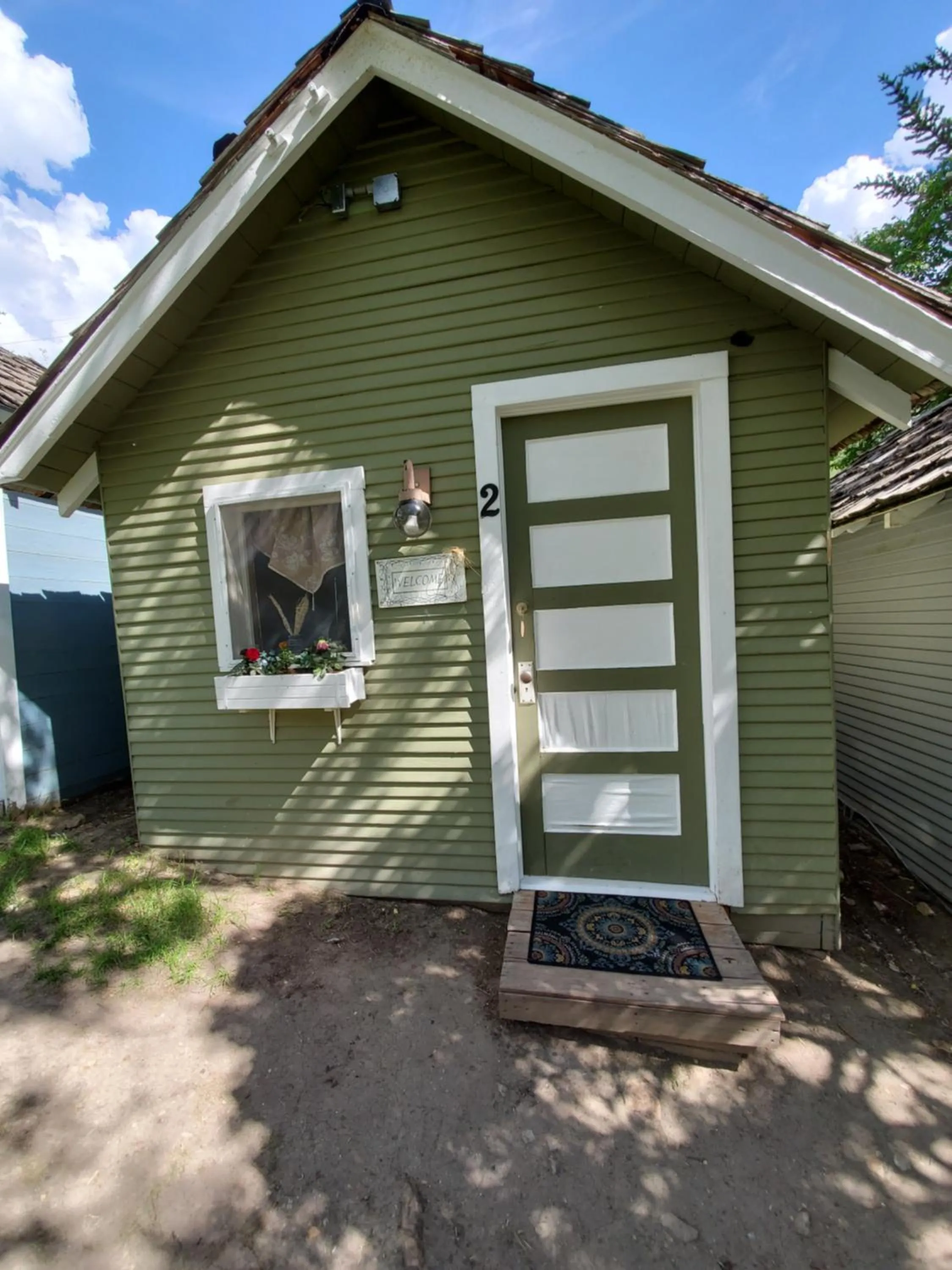 Cabin #2 - The "Just Be" Room in Bristol Cabins