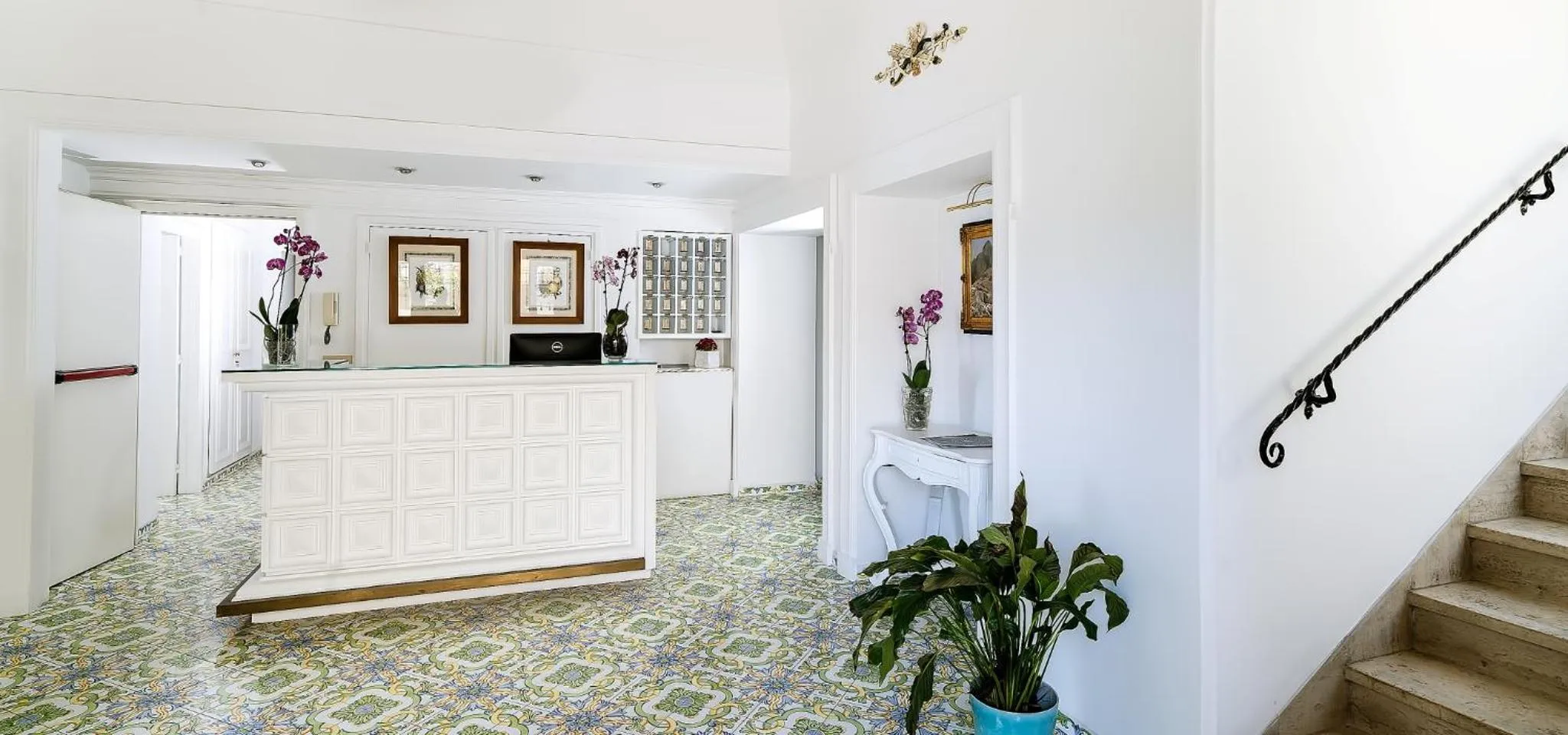 Lobby or reception in Sina Flora