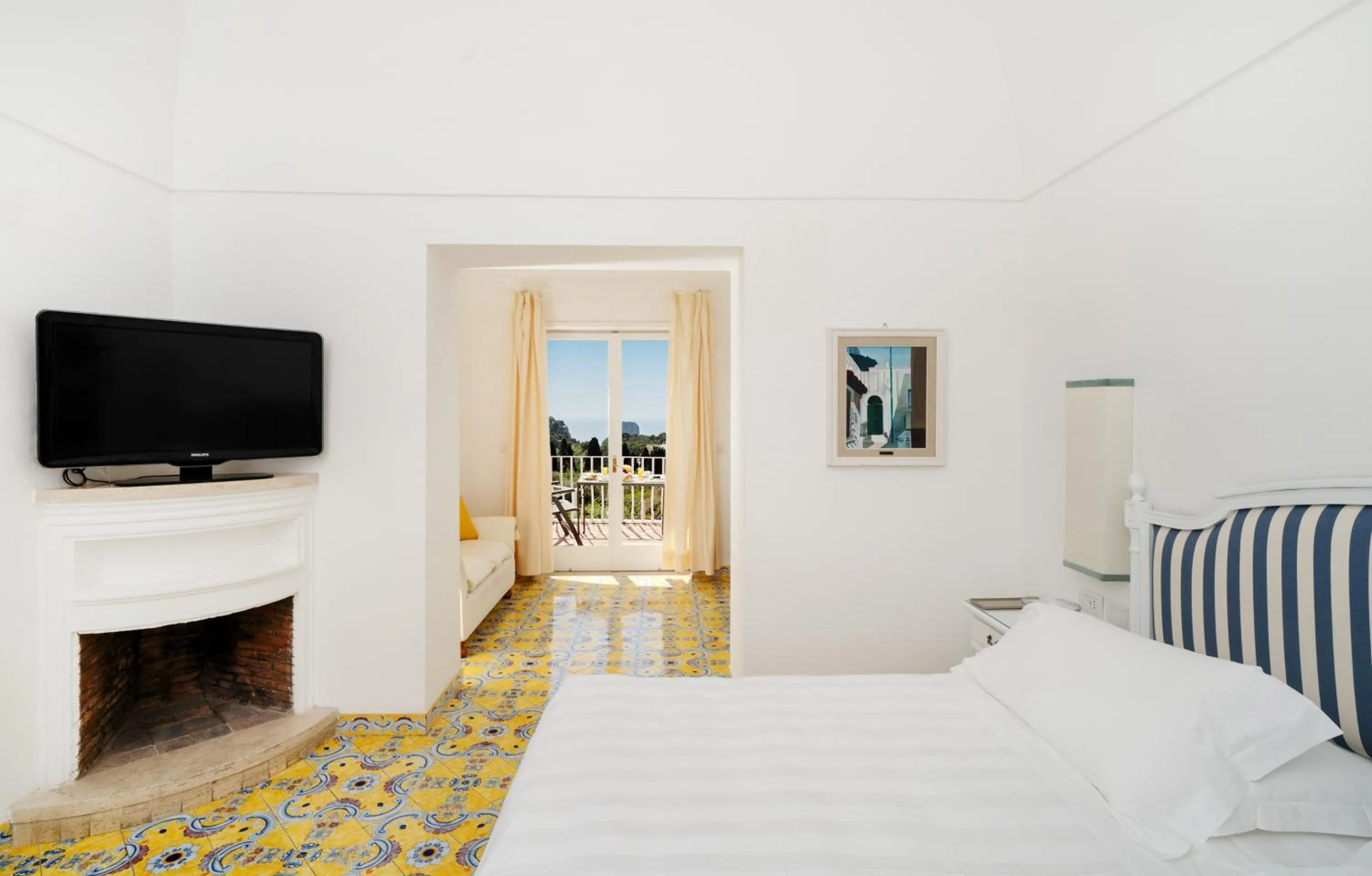 Photo of the whole room, Bed in Sina Flora