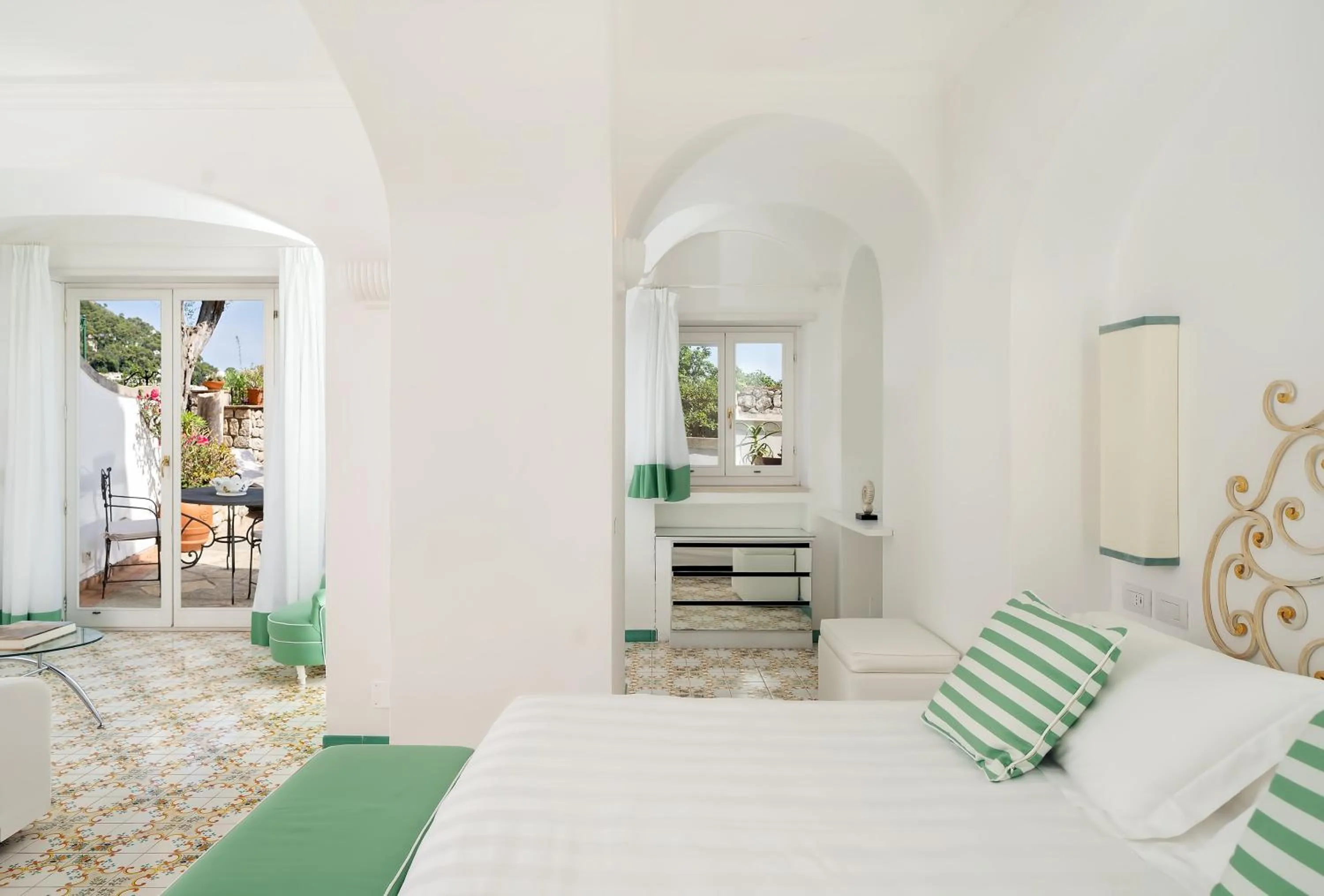 Bedroom, Bed in Sina Flora