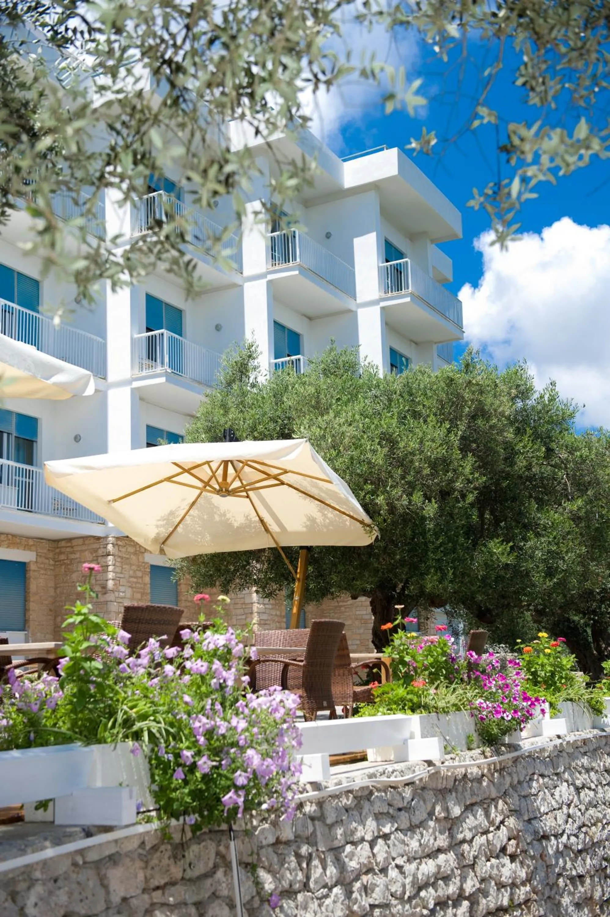 Facade/entrance in Hotel Orsa Maggiore