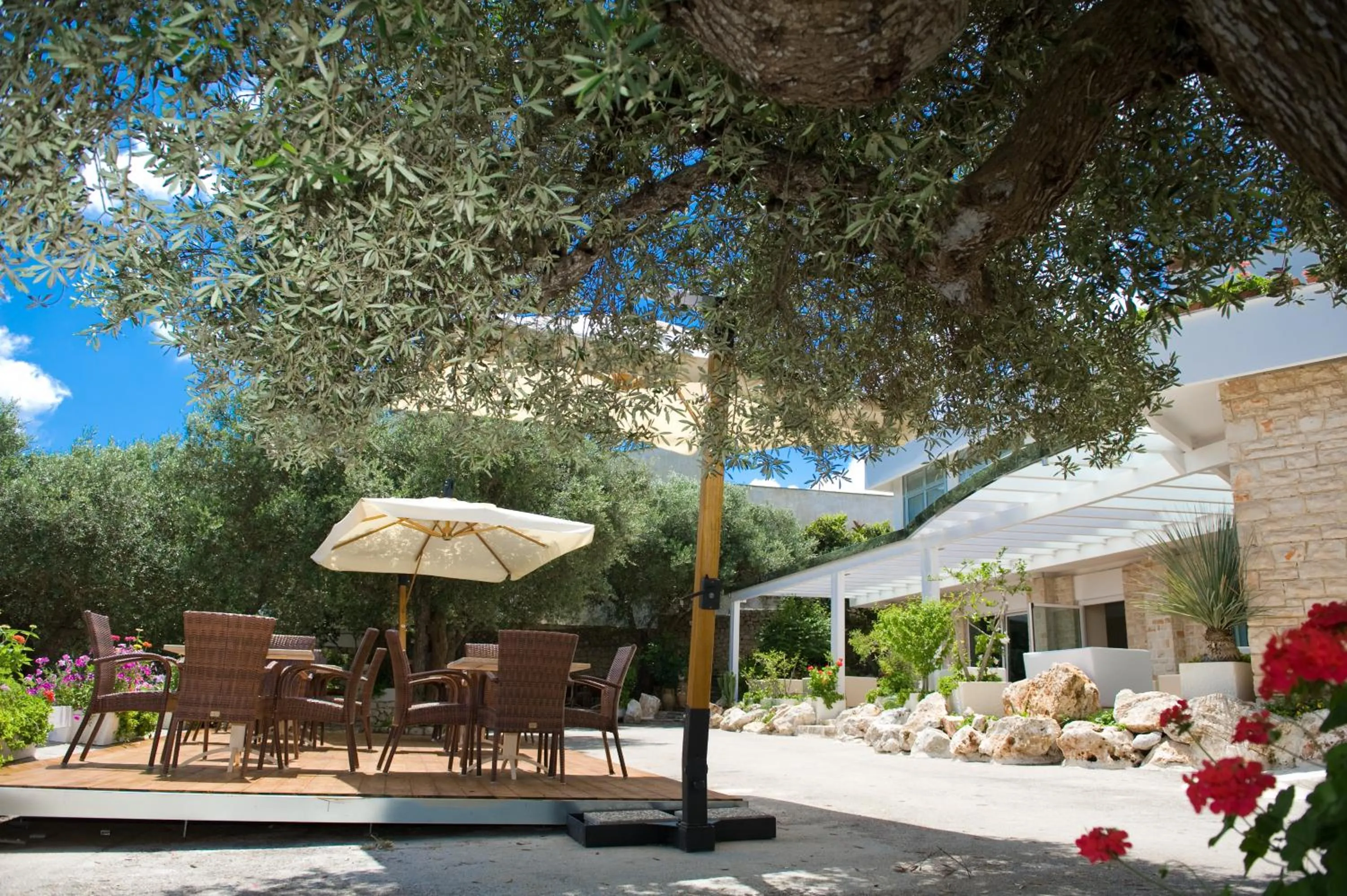 Facade/entrance in Hotel Orsa Maggiore