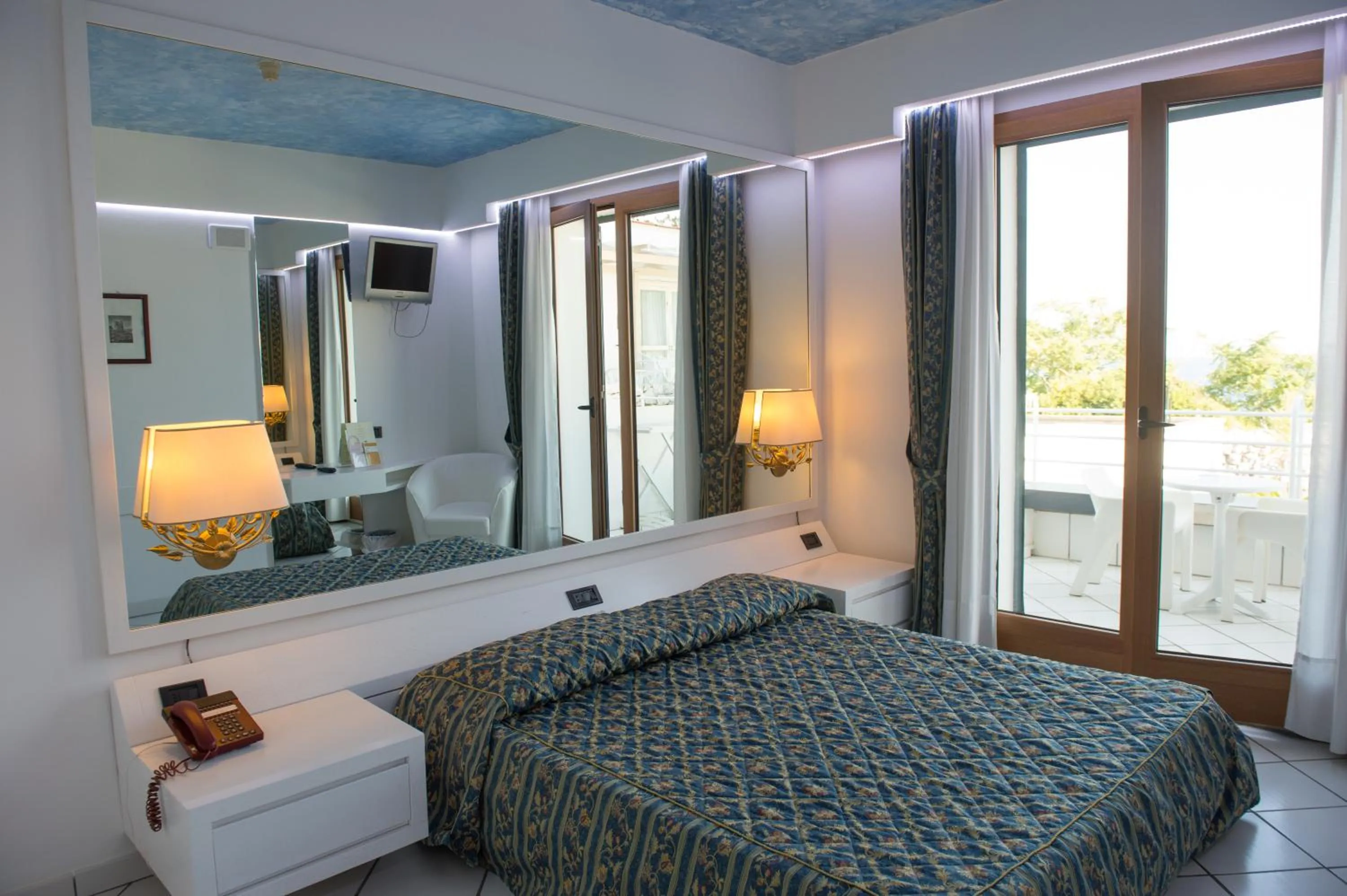 Sea view, Bed in Hotel Ristorante Panoramico