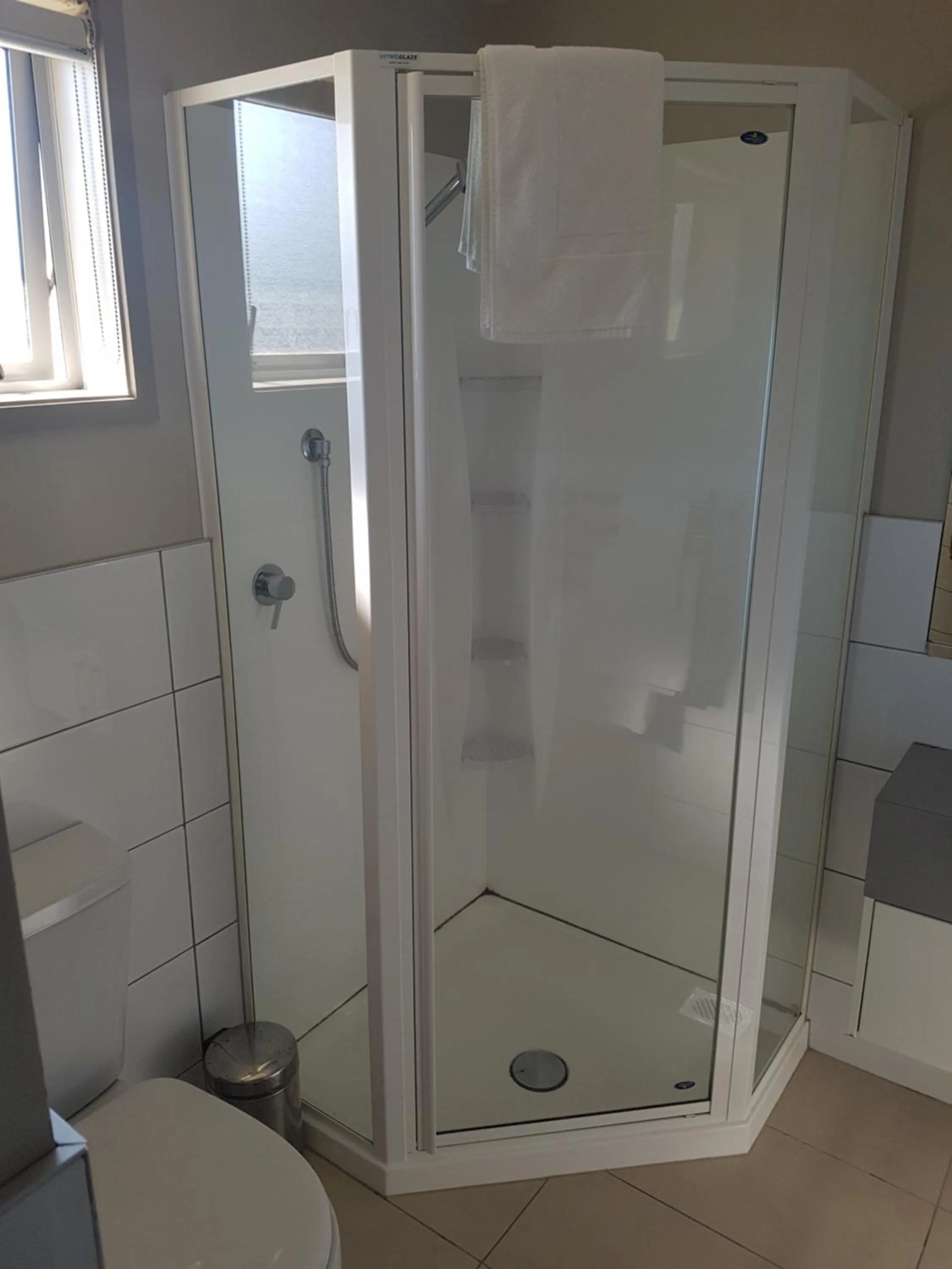 Shower in Te Kaha Beach Hotel