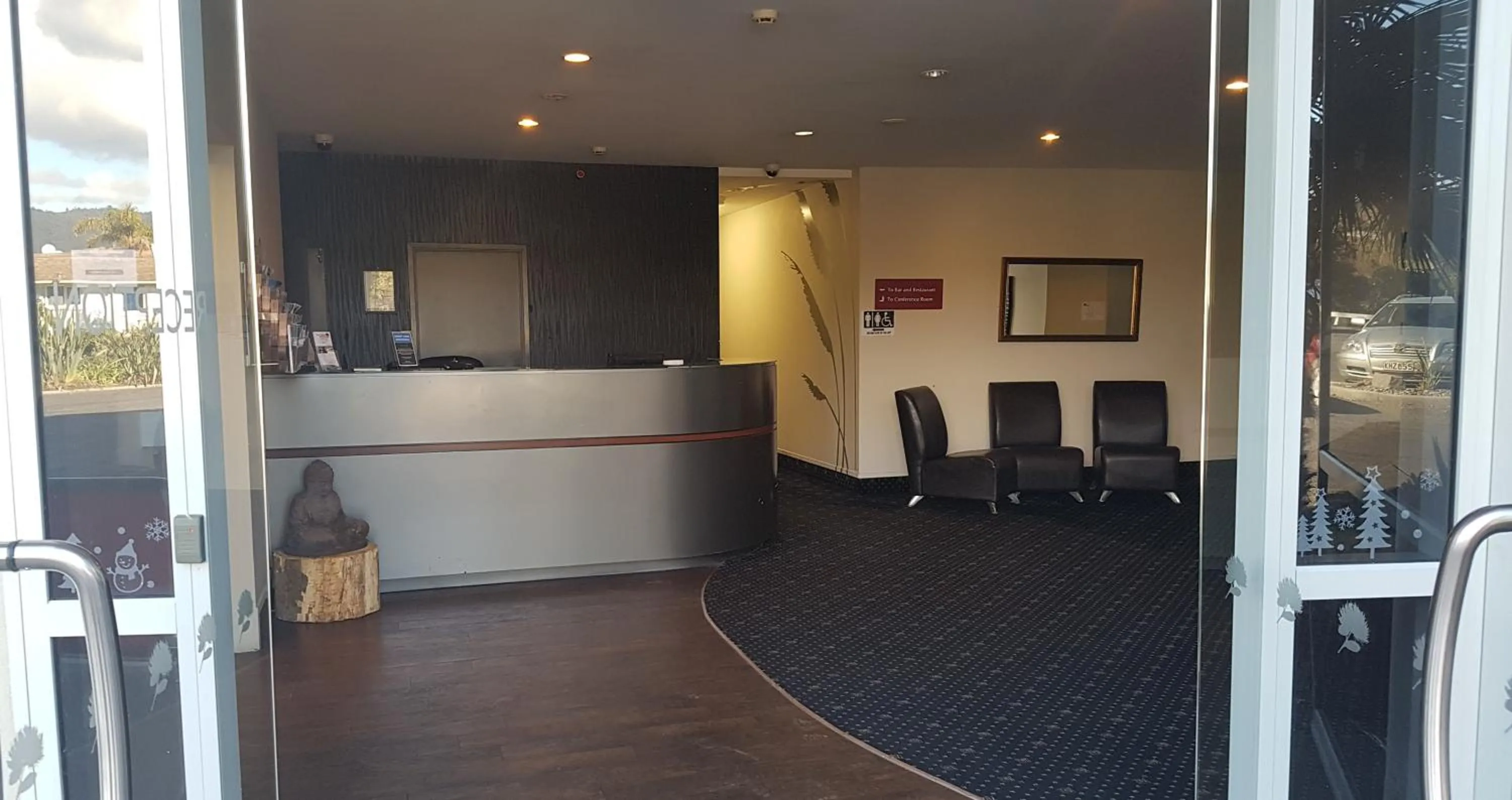 Lobby or reception in Te Kaha Beach Hotel