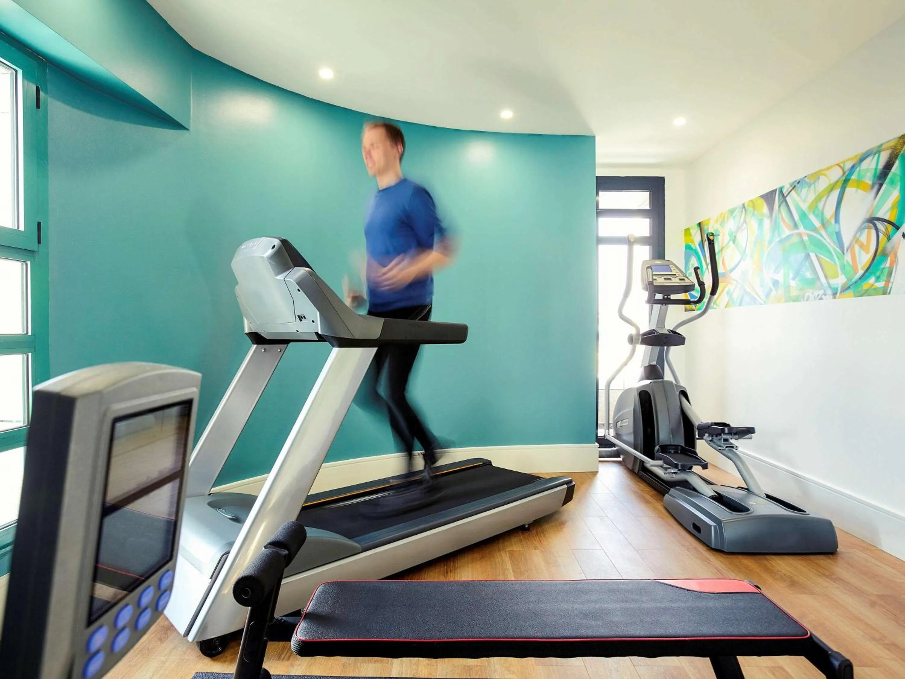 Fitness centre/facilities in Mercure Paris Saint-Ouen