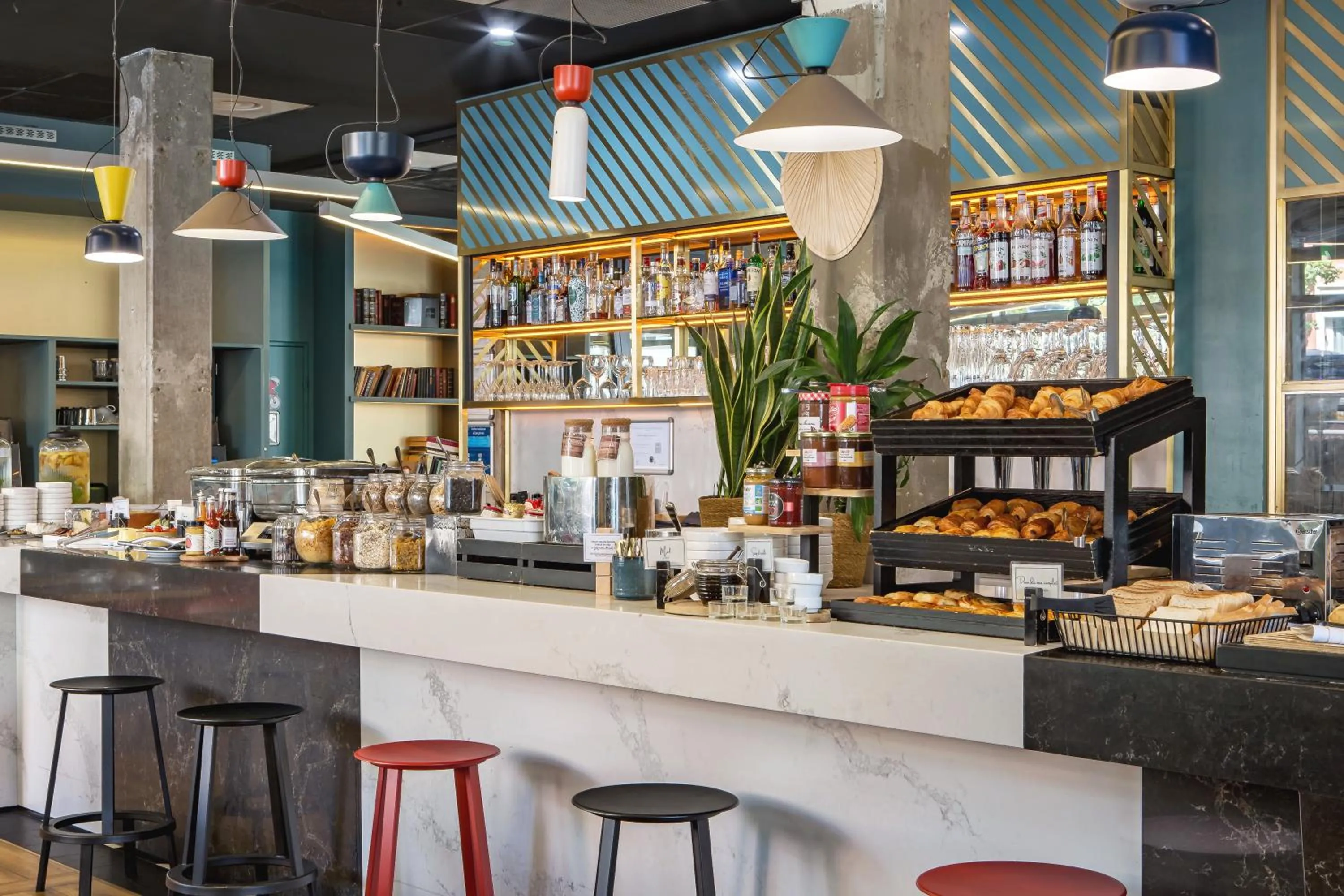 Food and drinks in Mercure Paris Saint-Ouen