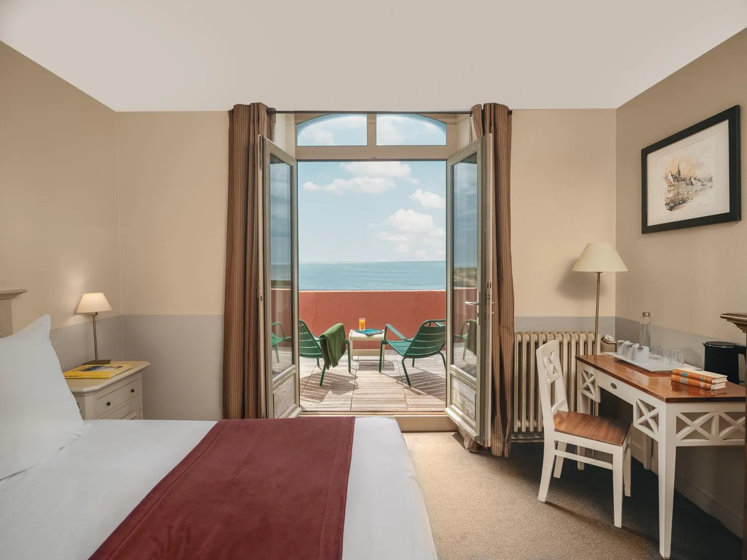 Photo of the whole room, Bed in Le Grand Large, Belle-Ile-En-Mer