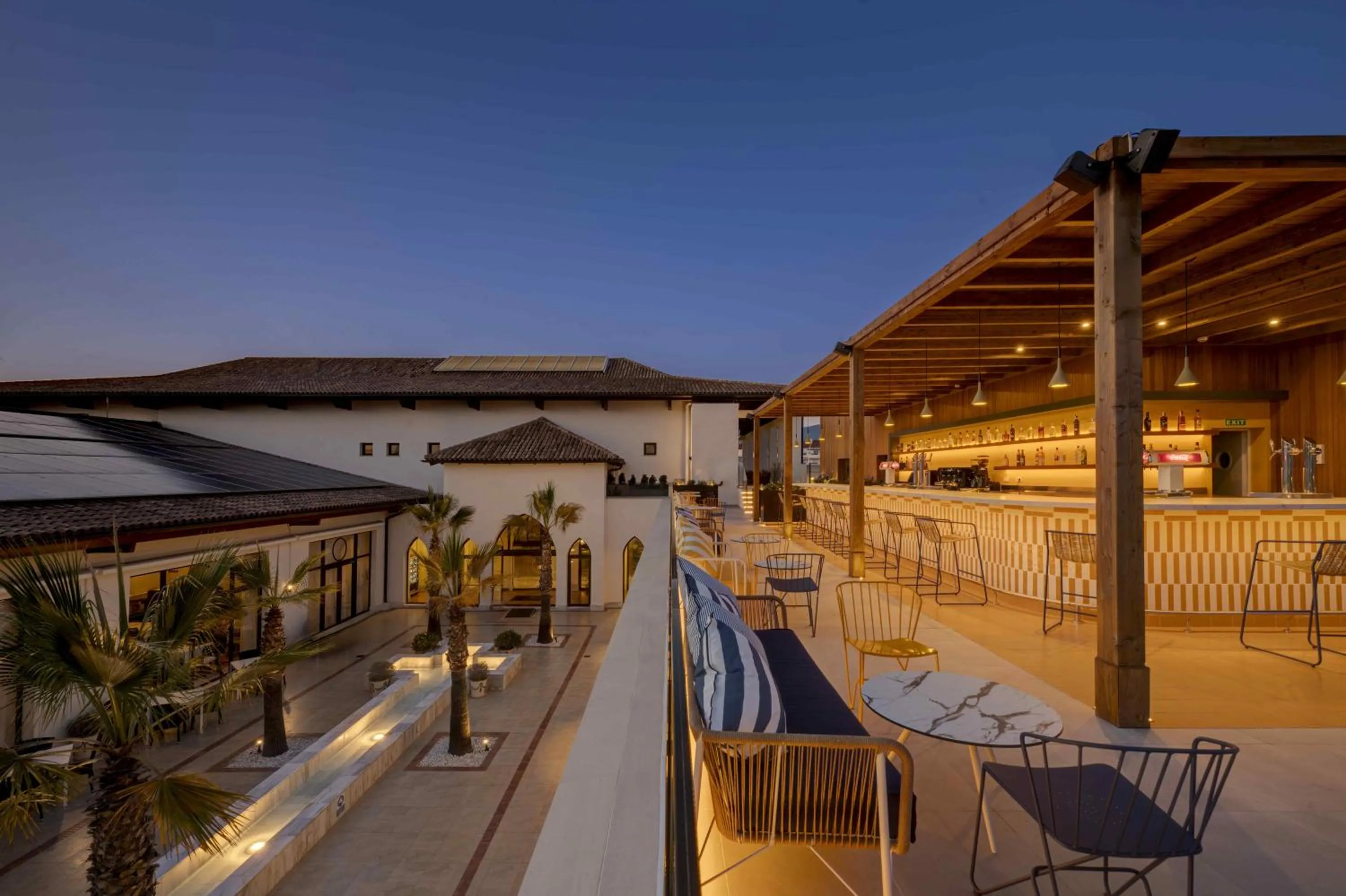 Lounge or bar in Impressive Playa Granada Golf