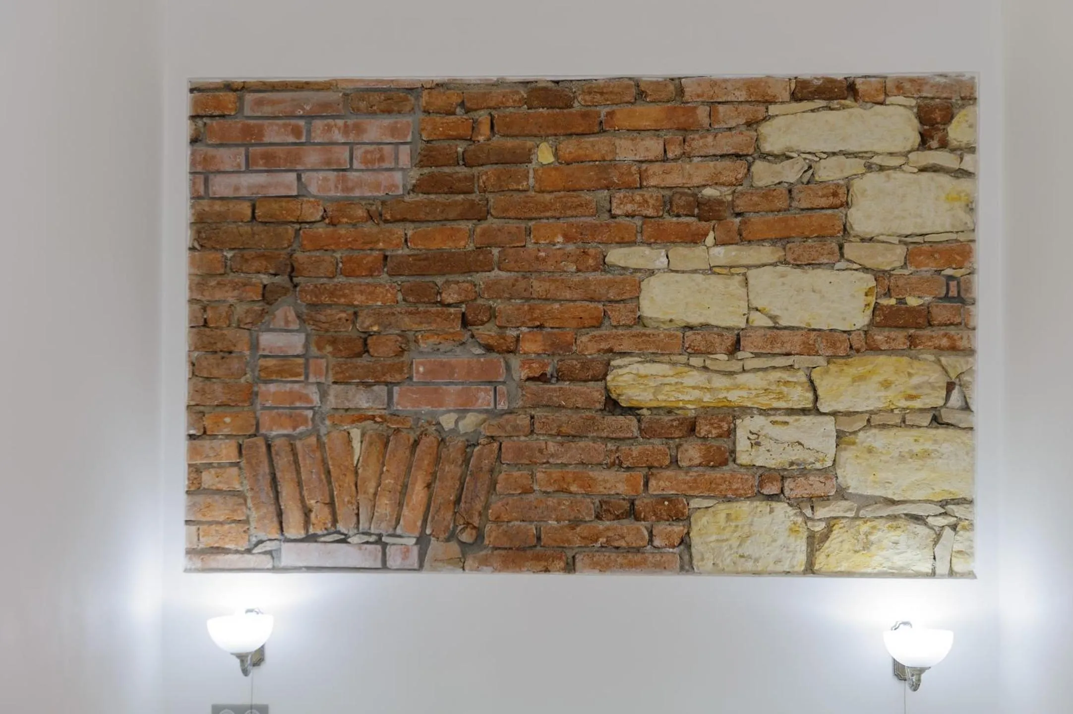 Decorative detail in Pinkova Apartments