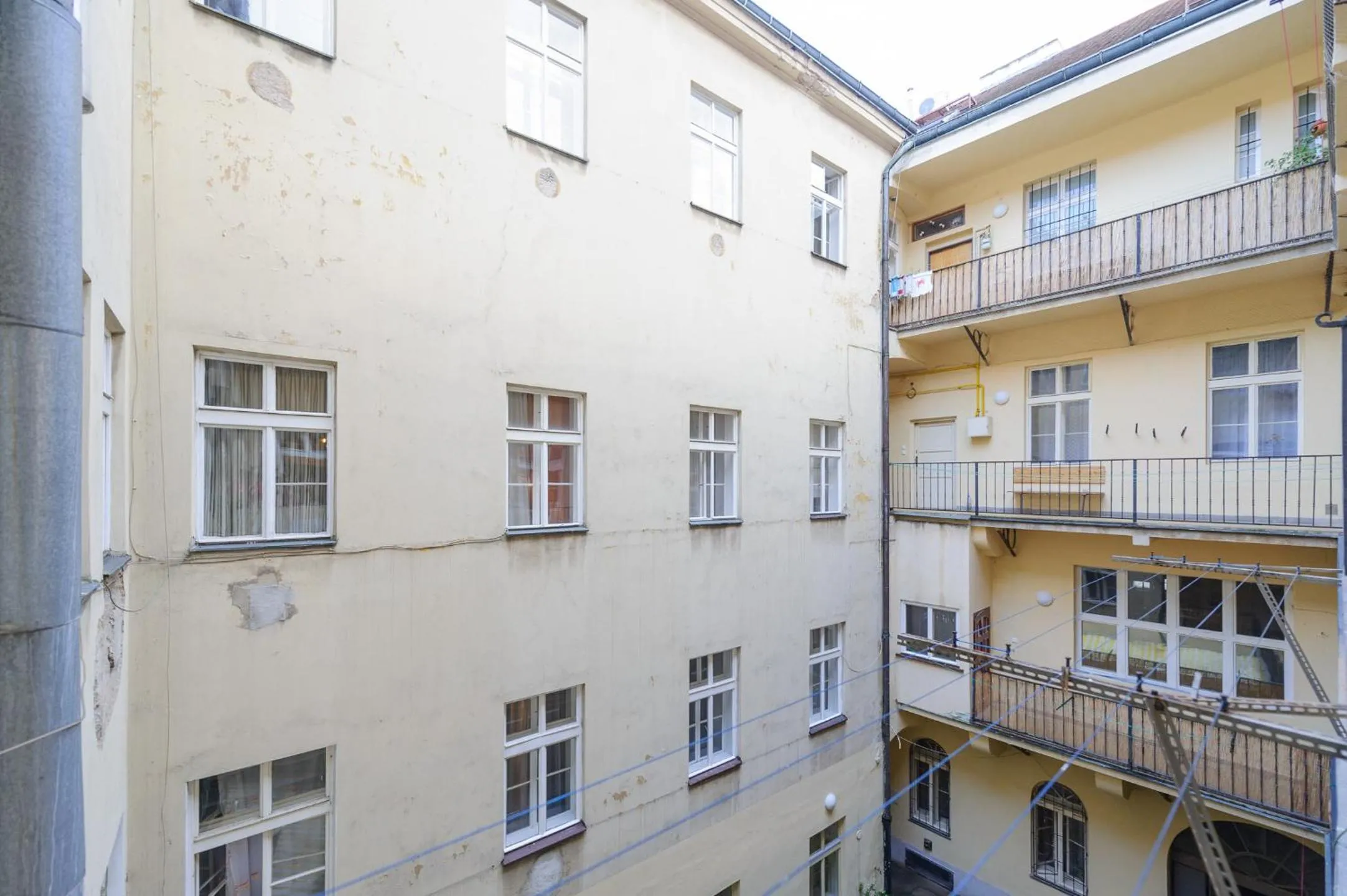 Property building in Pinkova Apartments