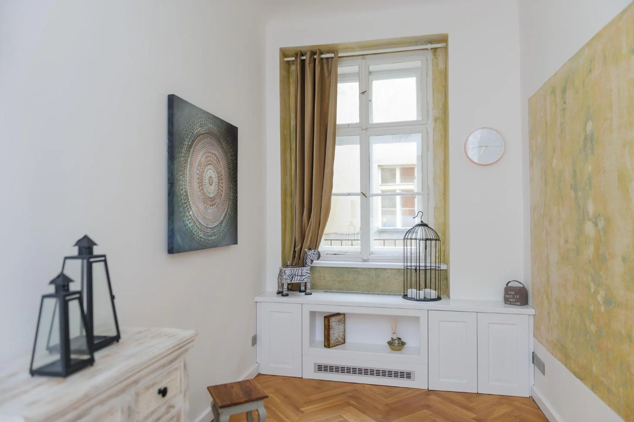 Inner courtyard view in Pinkova Apartments