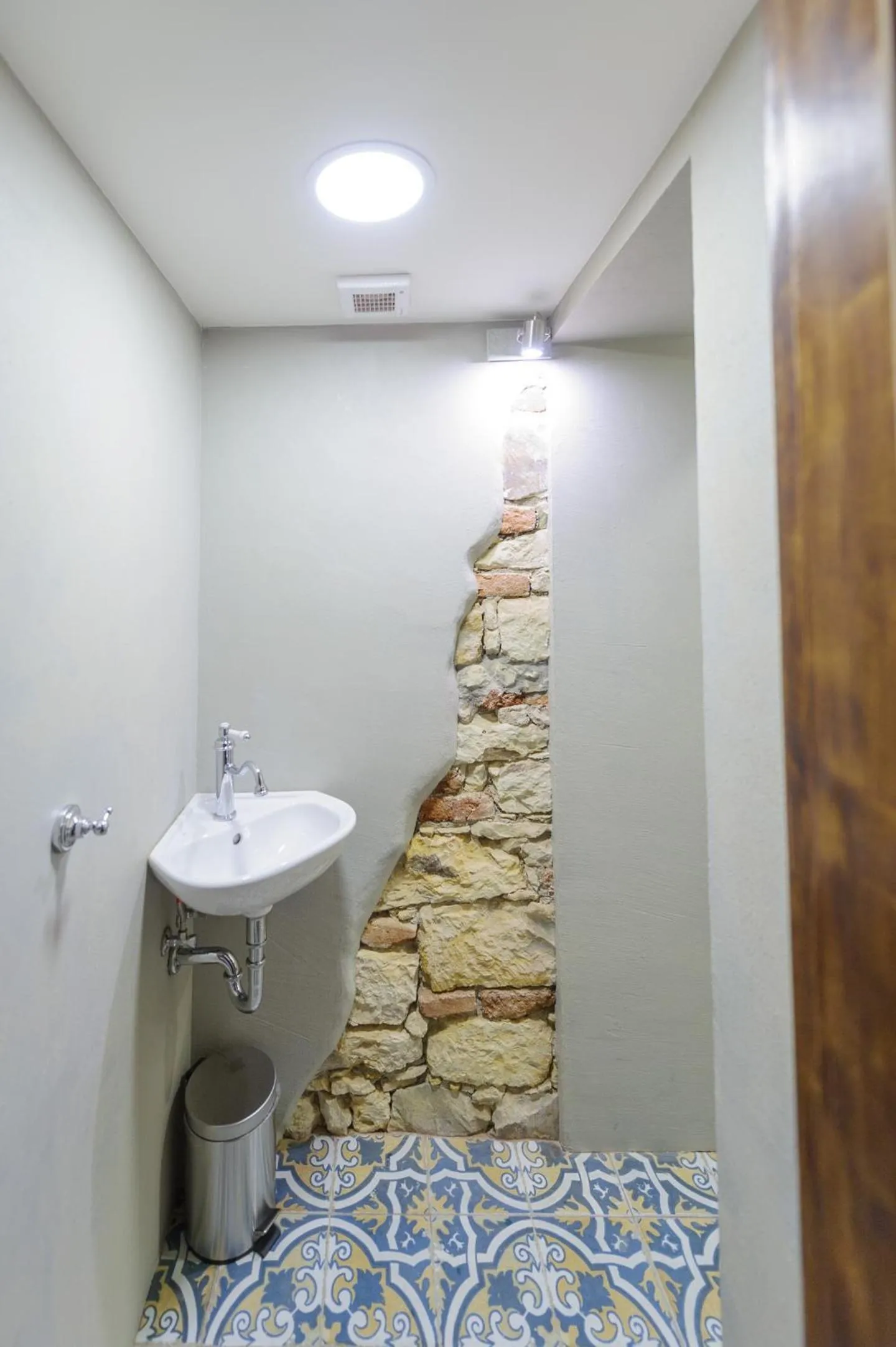 Toilet in Pinkova Apartments