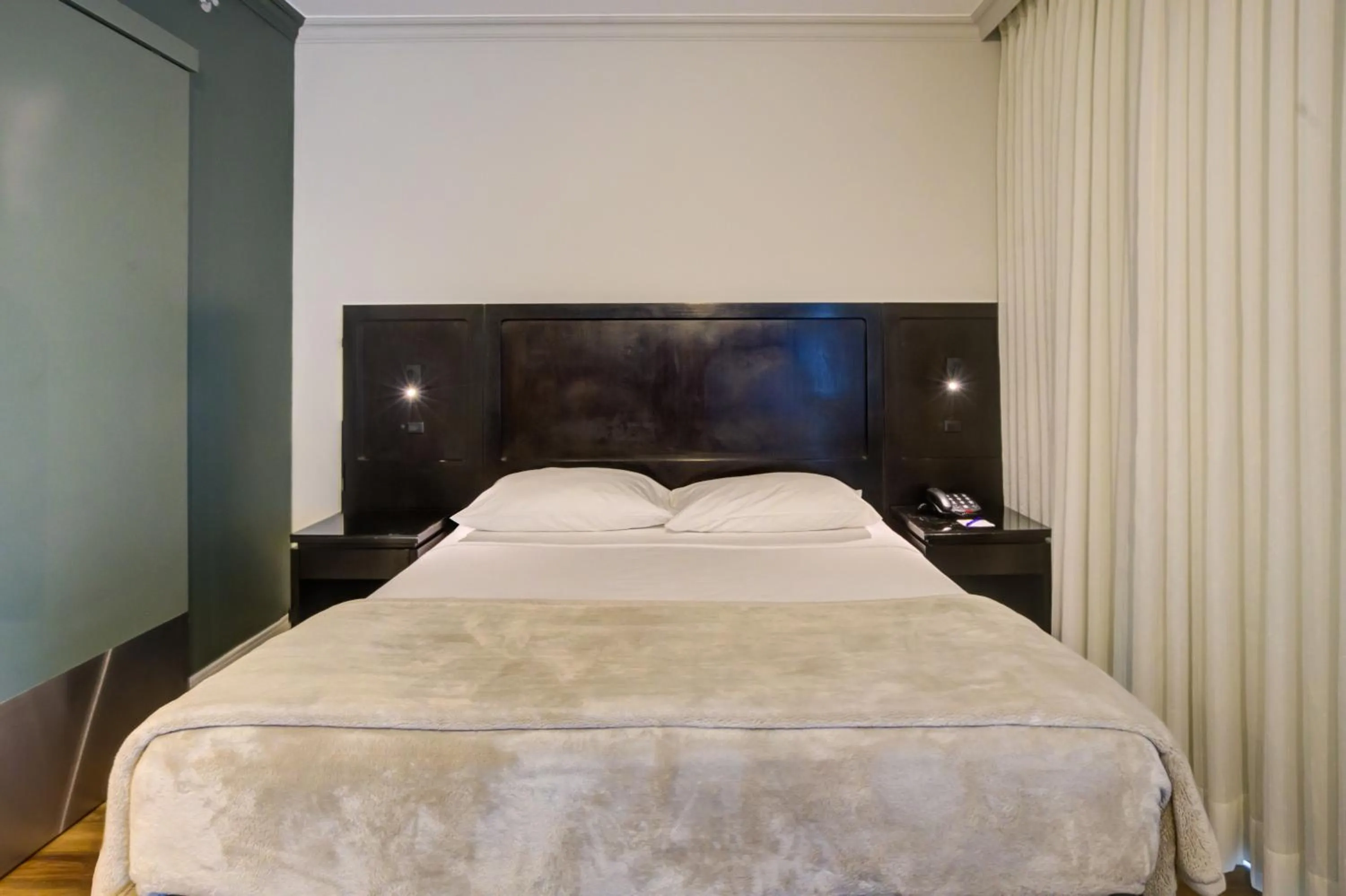 Bed in Transamerica Executive Perdizes