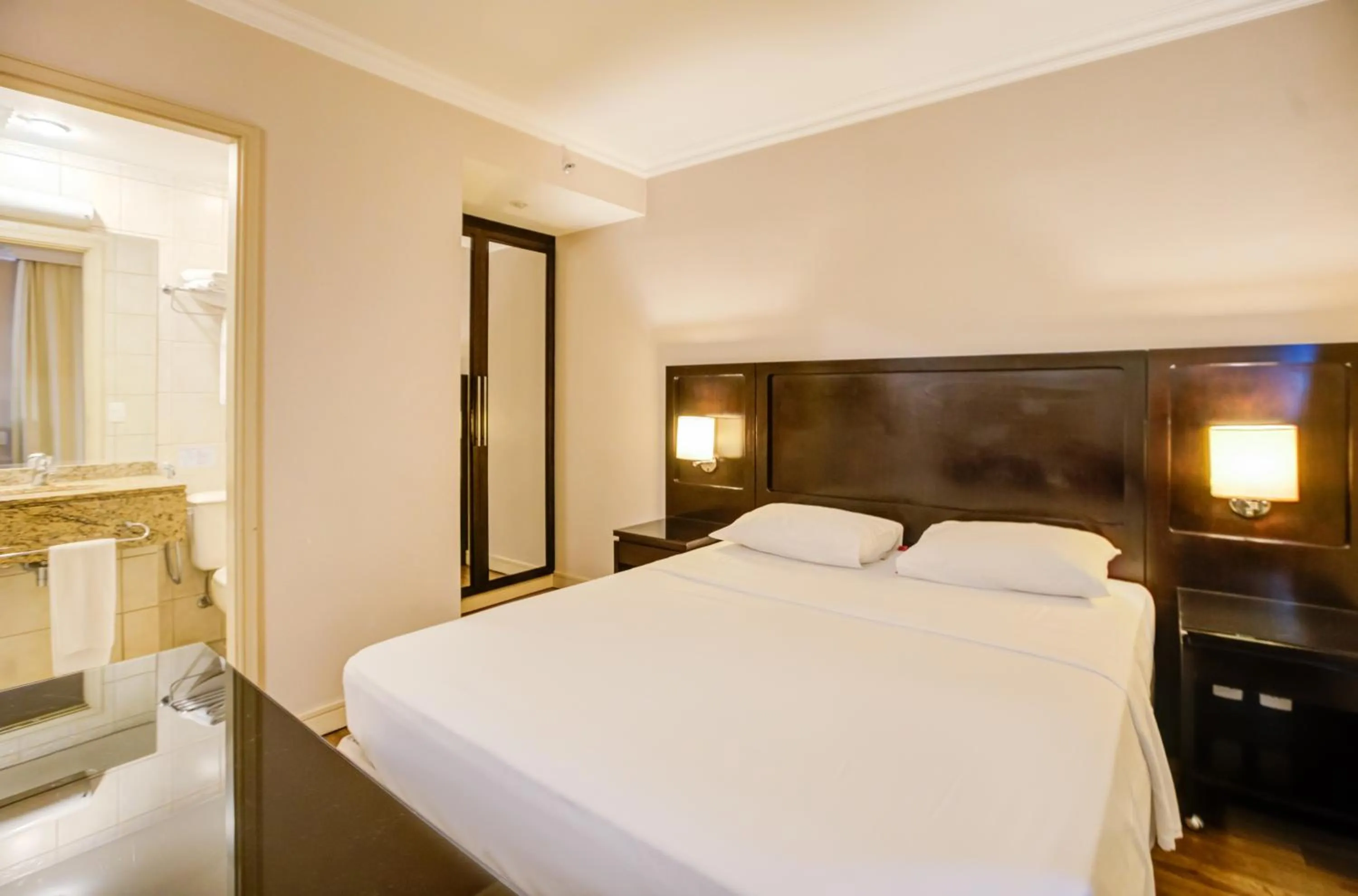 Bed in Transamerica Executive Perdizes