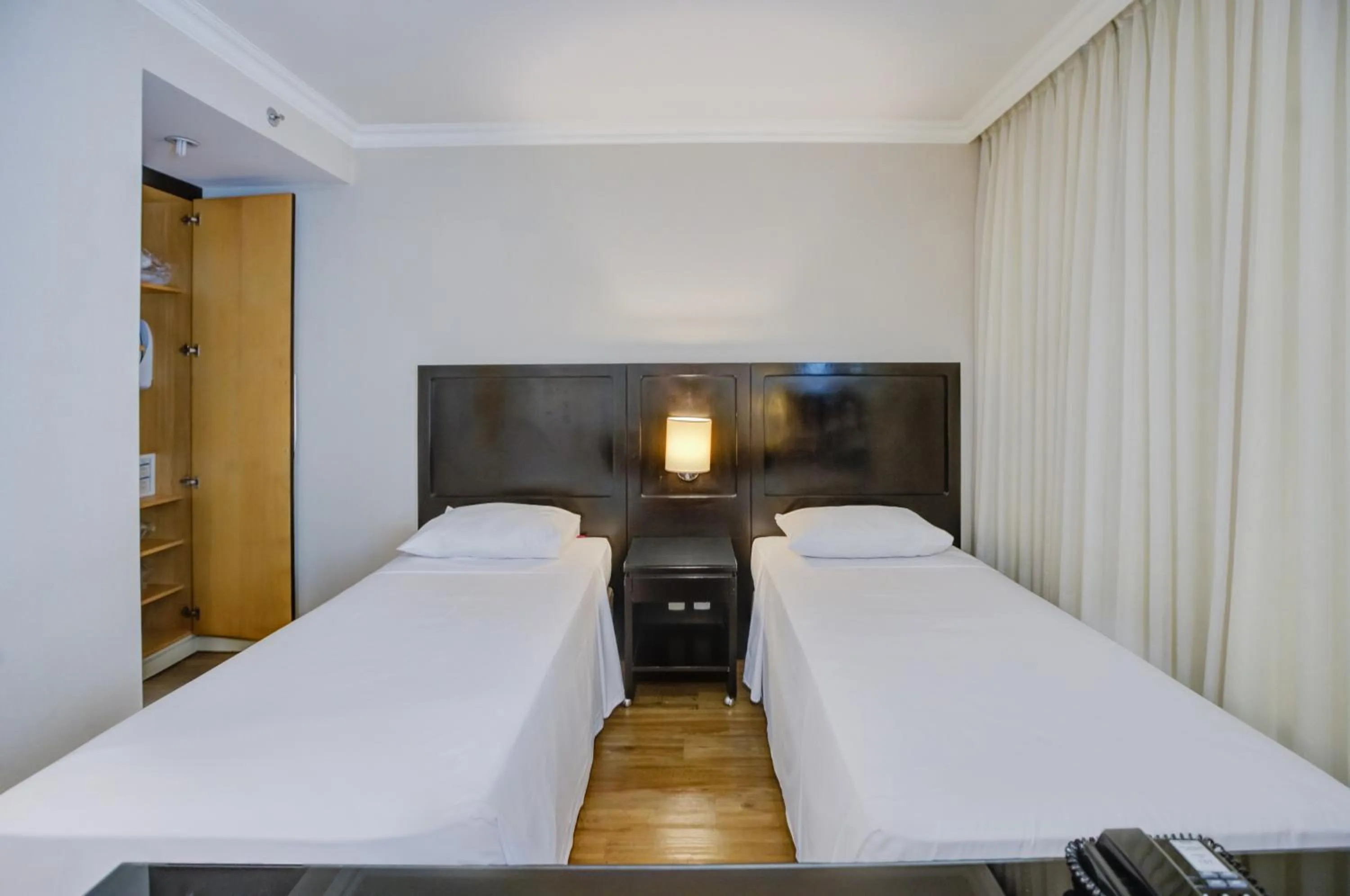 Bed in Transamerica Executive Perdizes