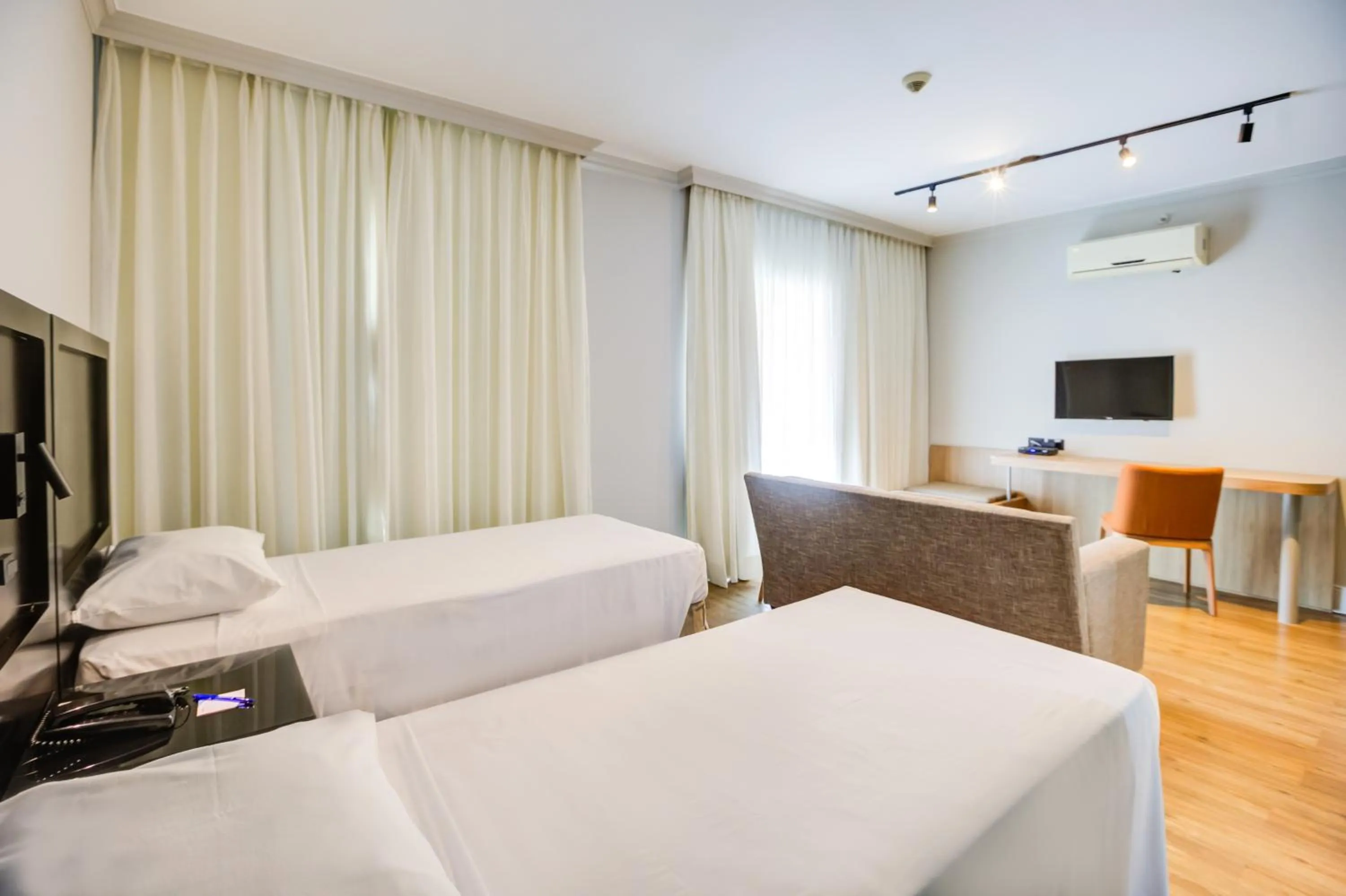 Bed in Transamerica Executive Perdizes