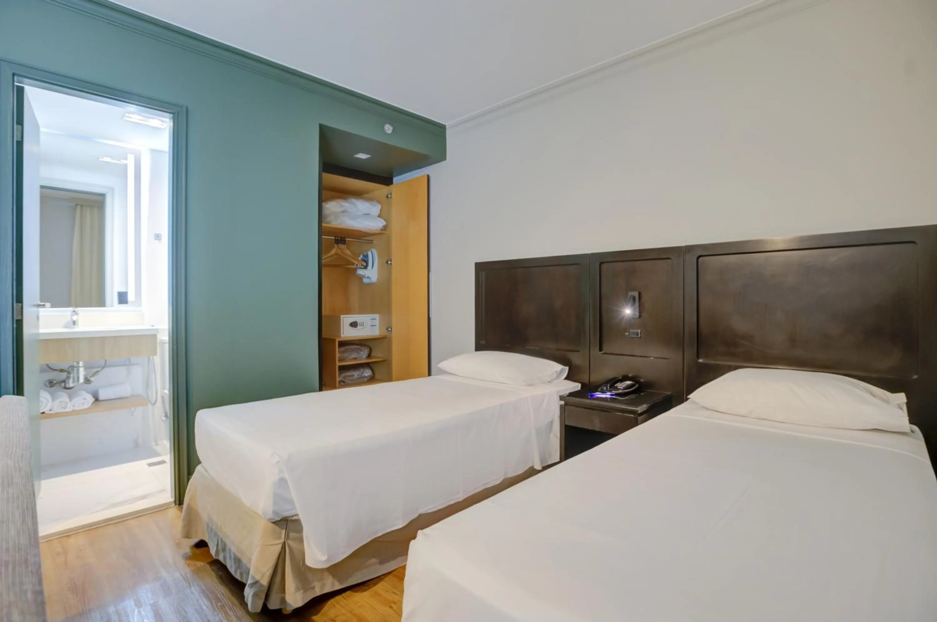 Bed in Transamerica Executive Perdizes