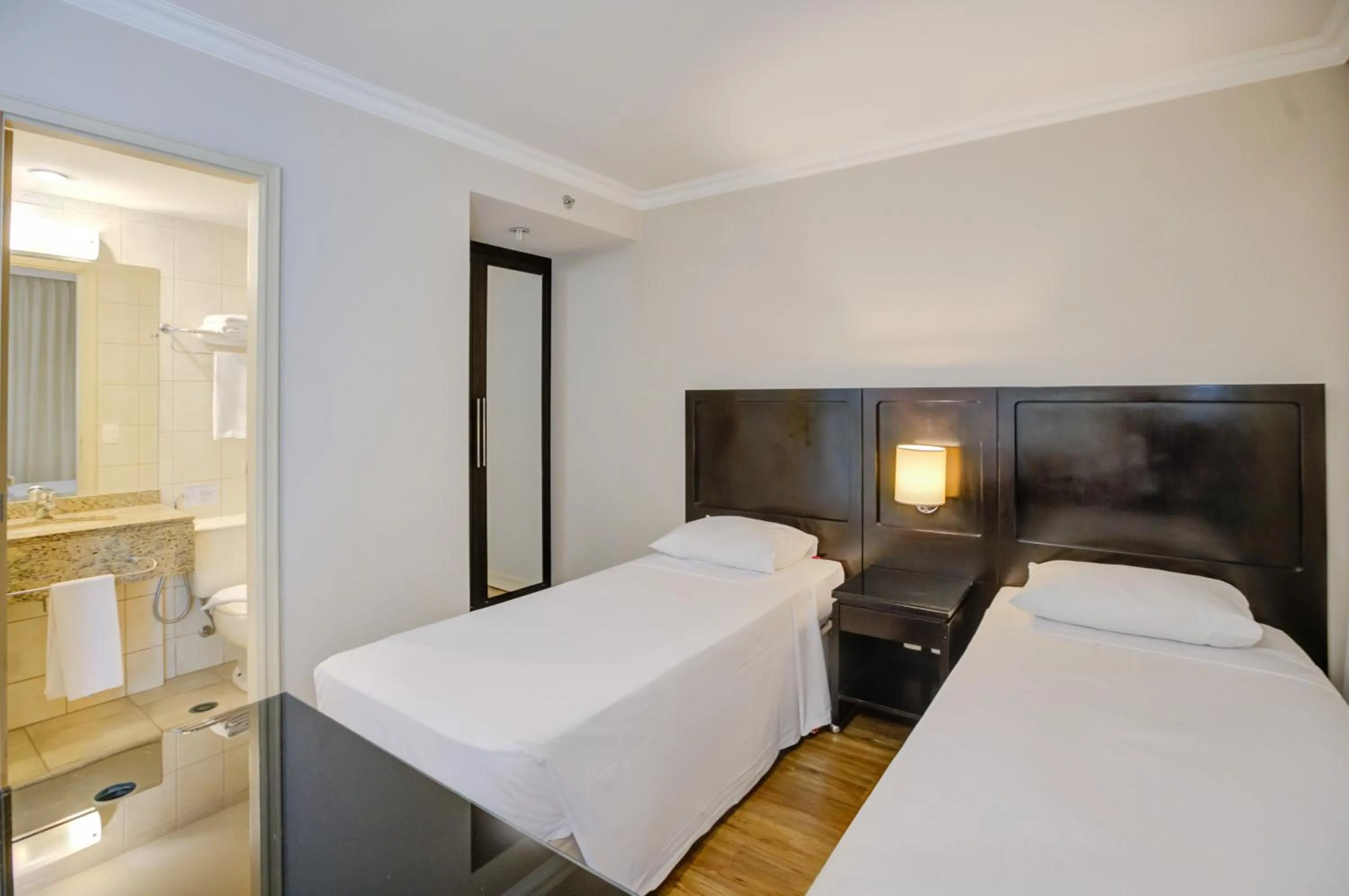 Bed in Transamerica Executive Perdizes