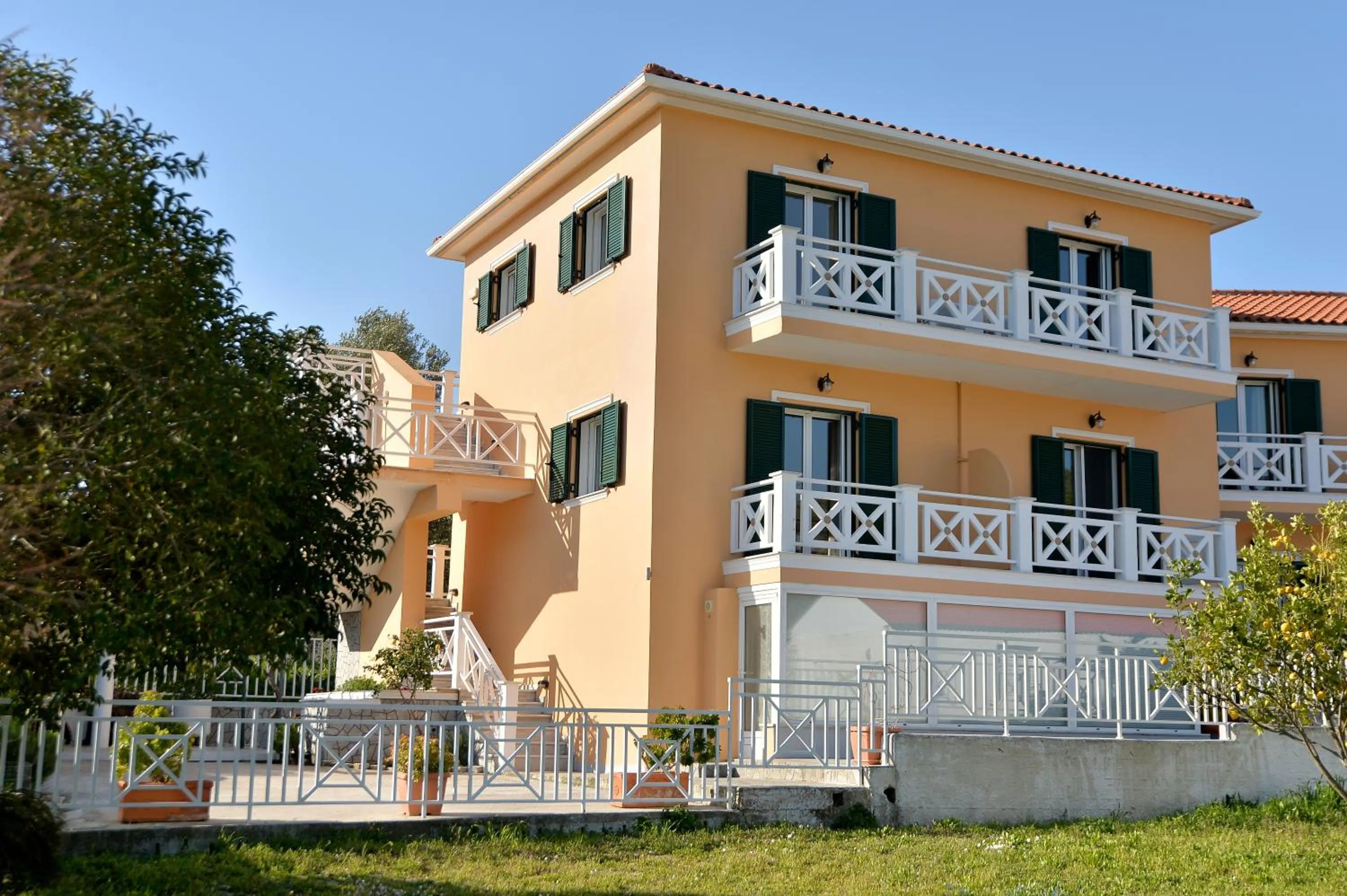 Property building in Villa Reverenza