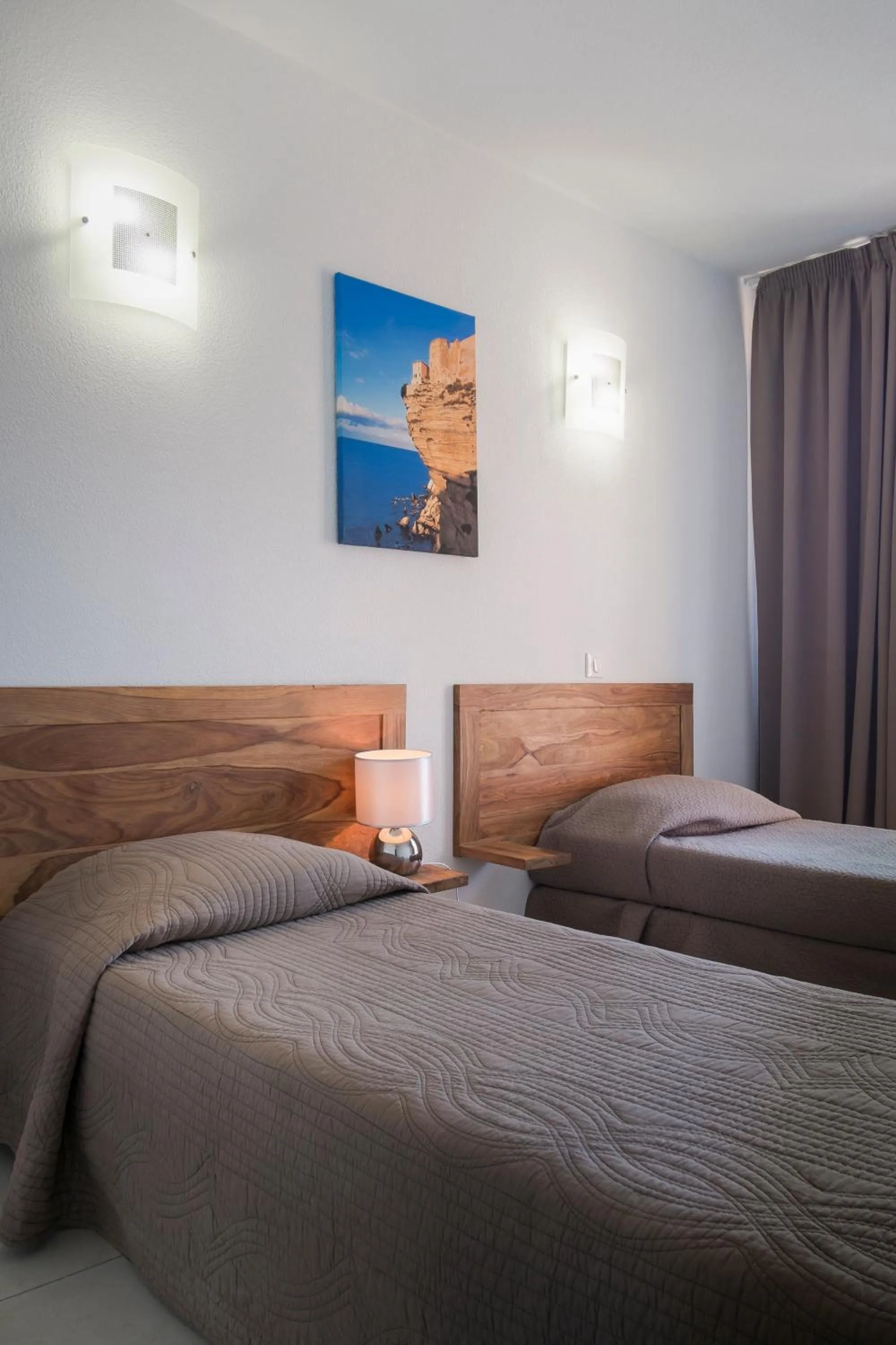 Property building, Bed in Résidence Les Calanques