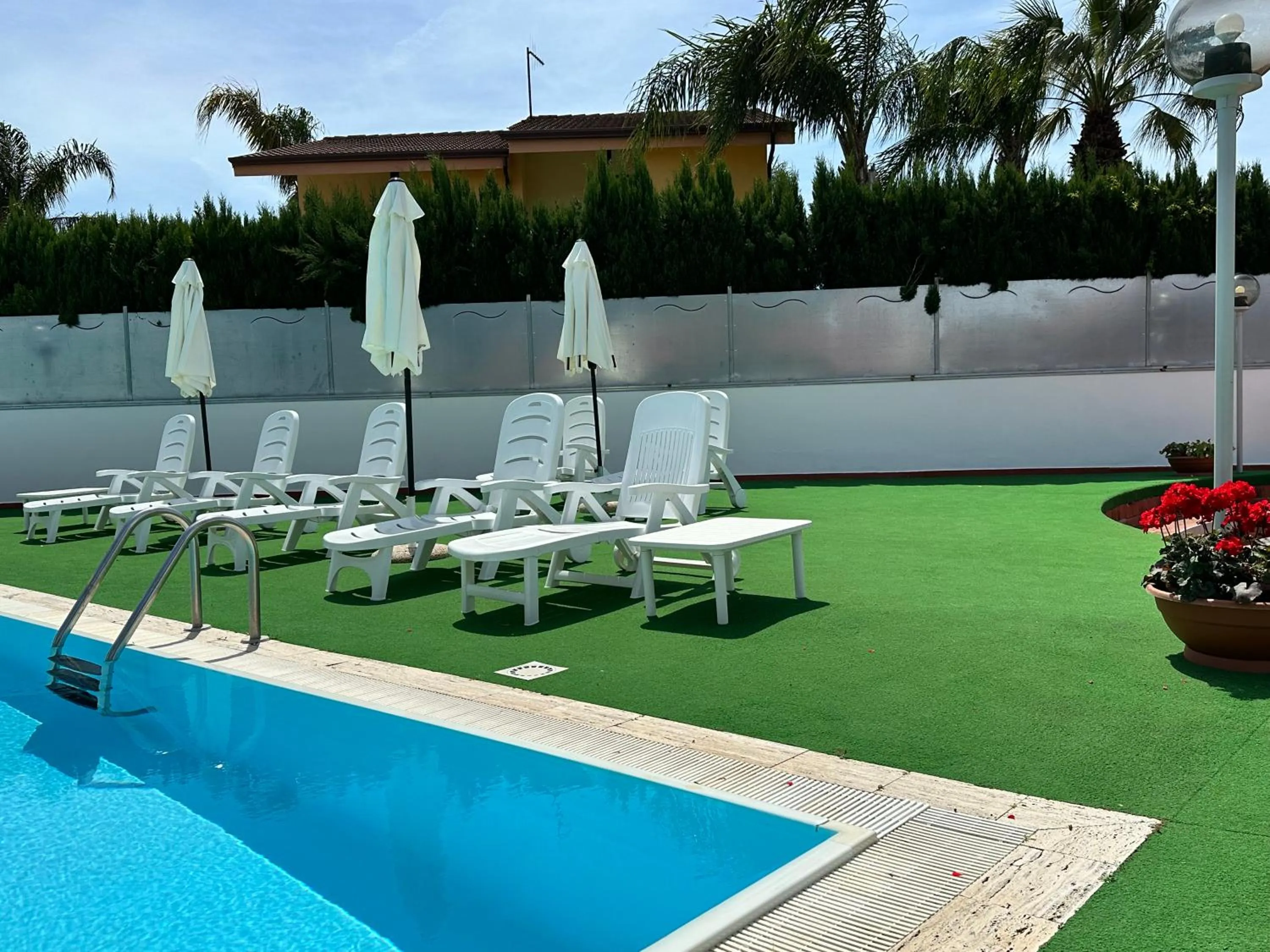 Swimming Pool in Hotel B&B Marina