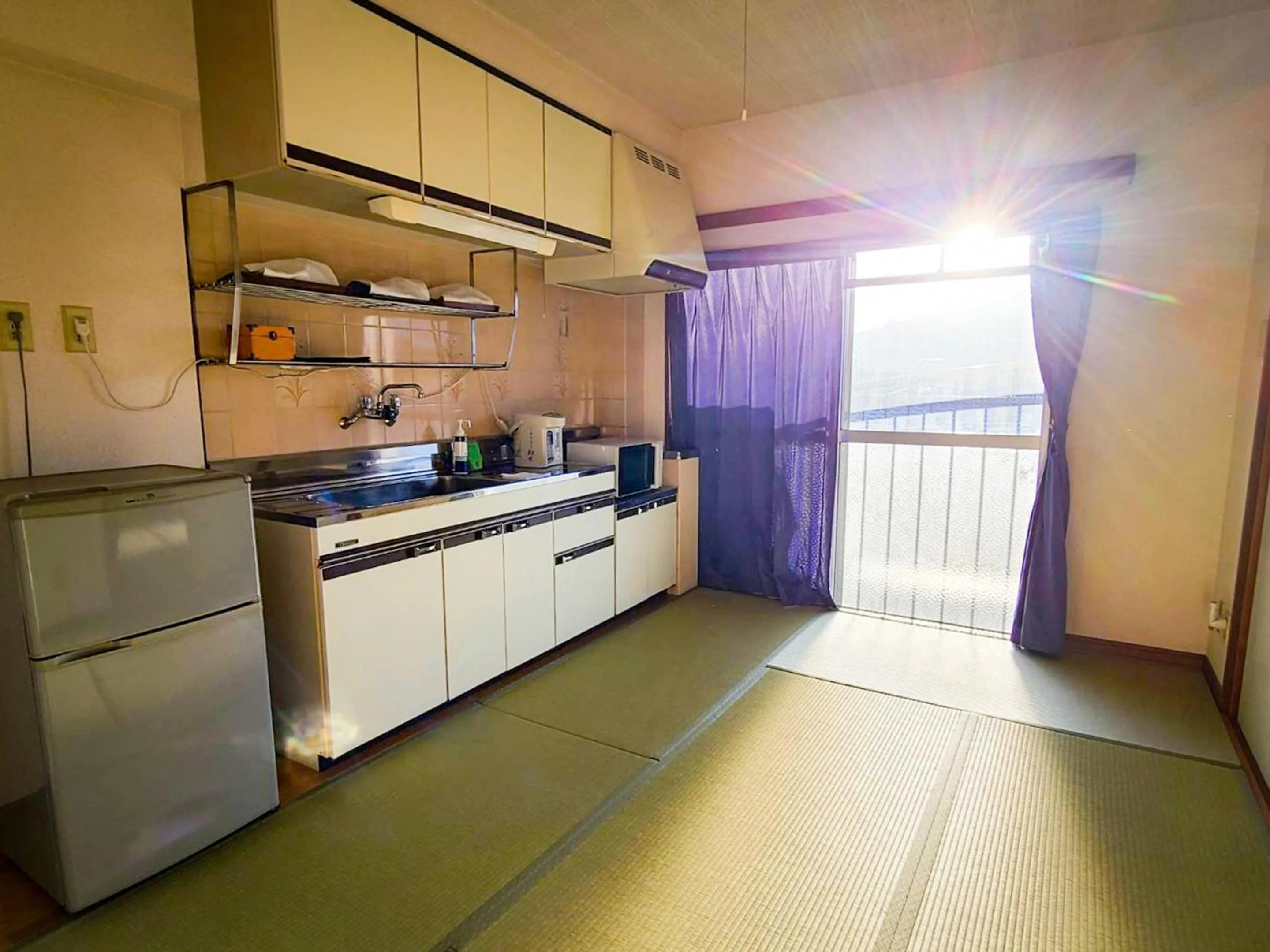 Kitchen or kitchenette in Weekly Hotel Kokura
