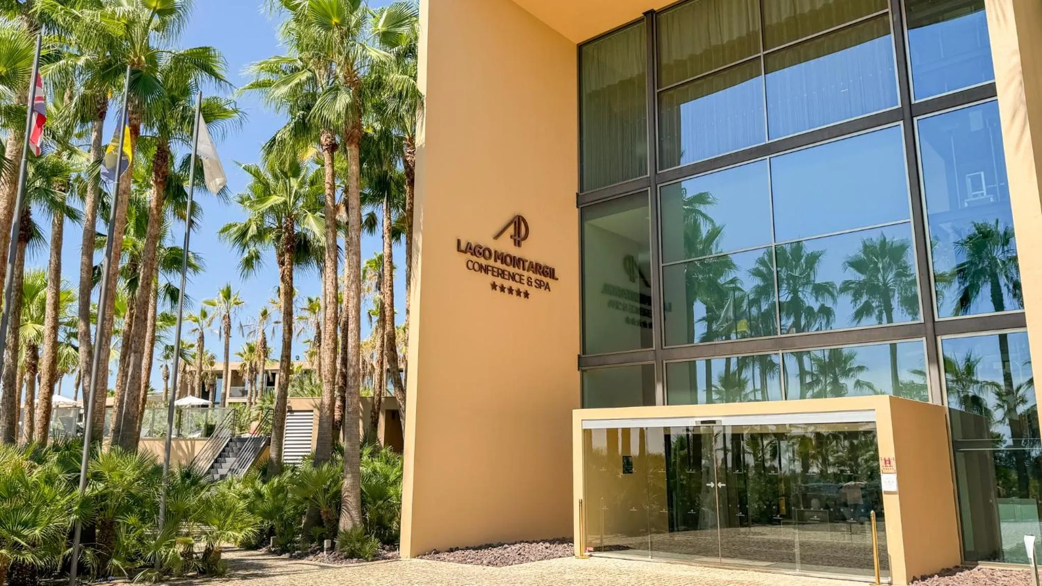 Facade/entrance in AP Lago Montargil - Conference & SPA