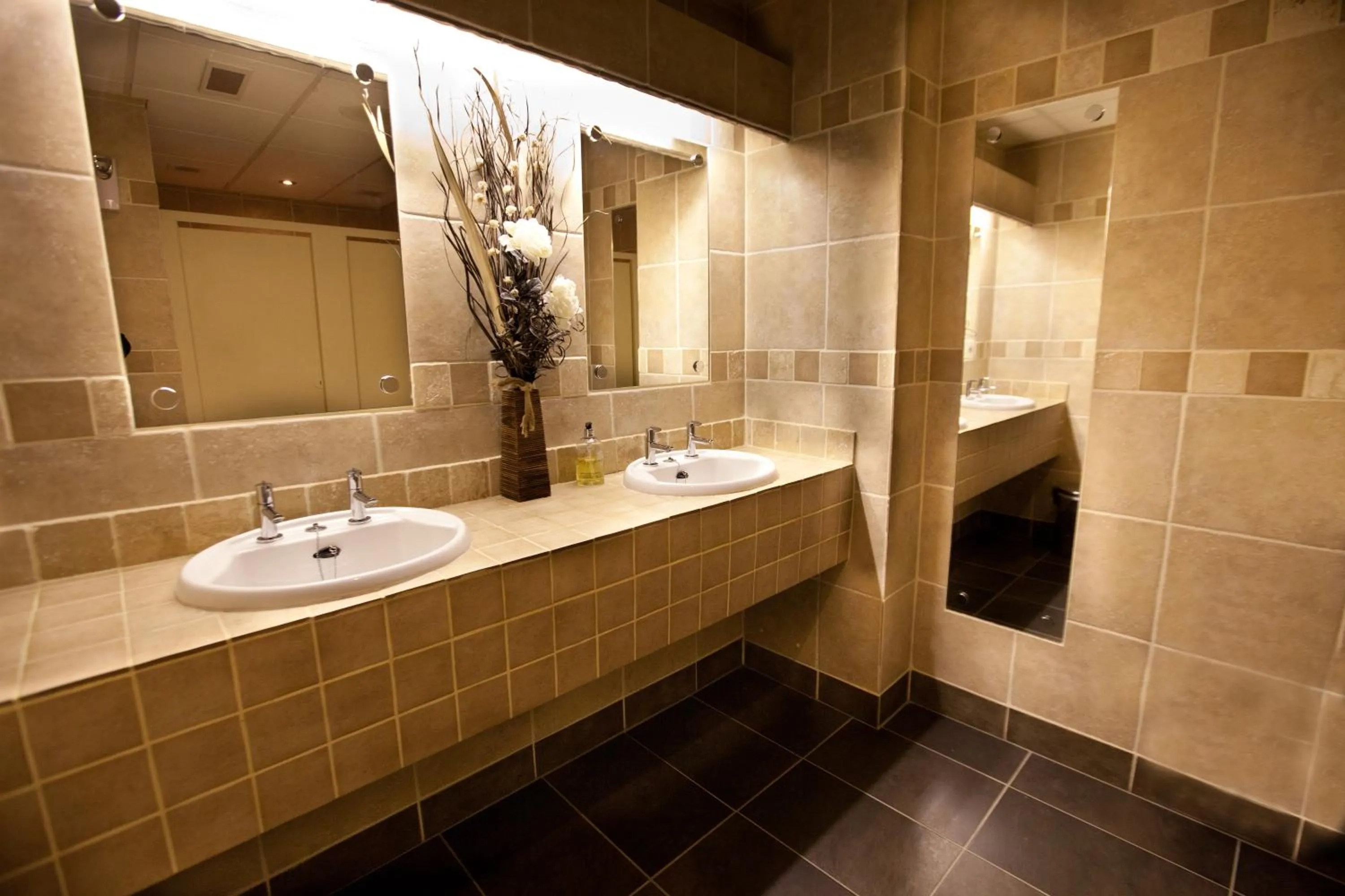 Bathroom in Supreme Inn Boston