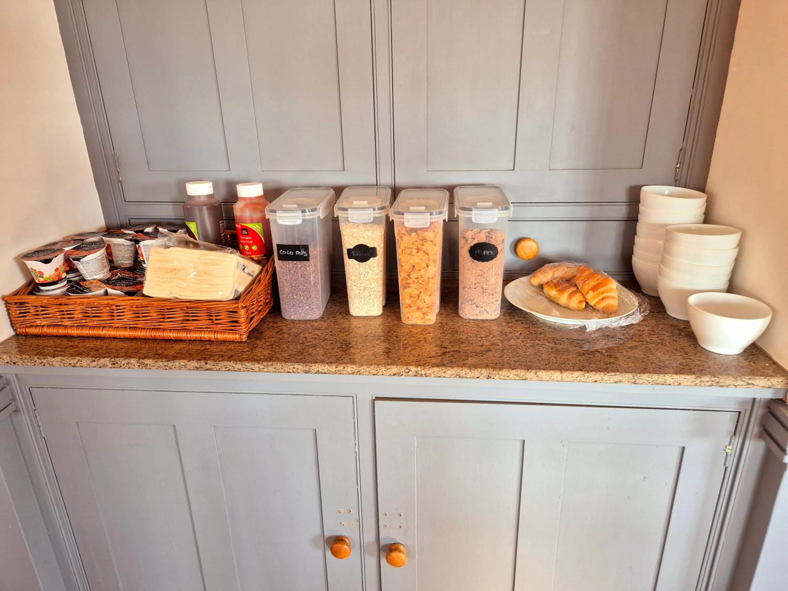 Buffet breakfast in Supreme Inn Boston