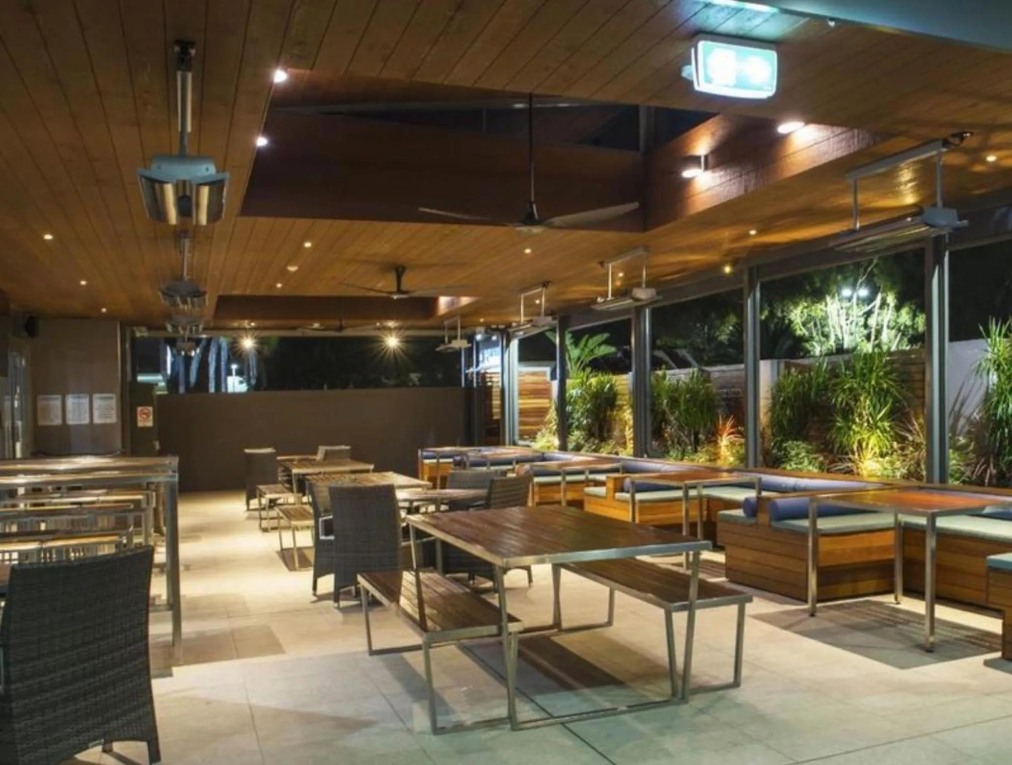 Lounge or bar in Swansea Hotel