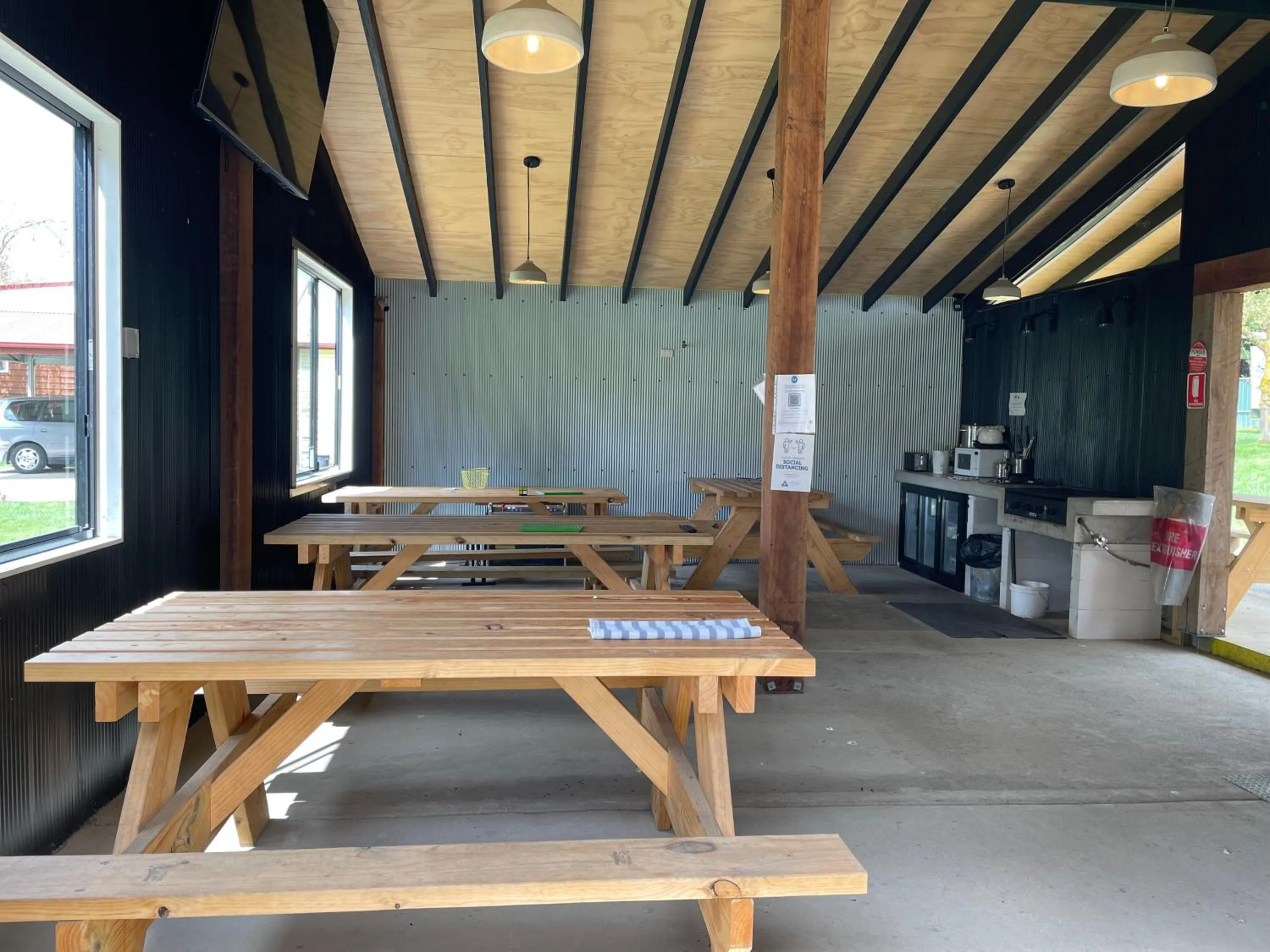Communal kitchen in Jenolan Holiday Park Oberon