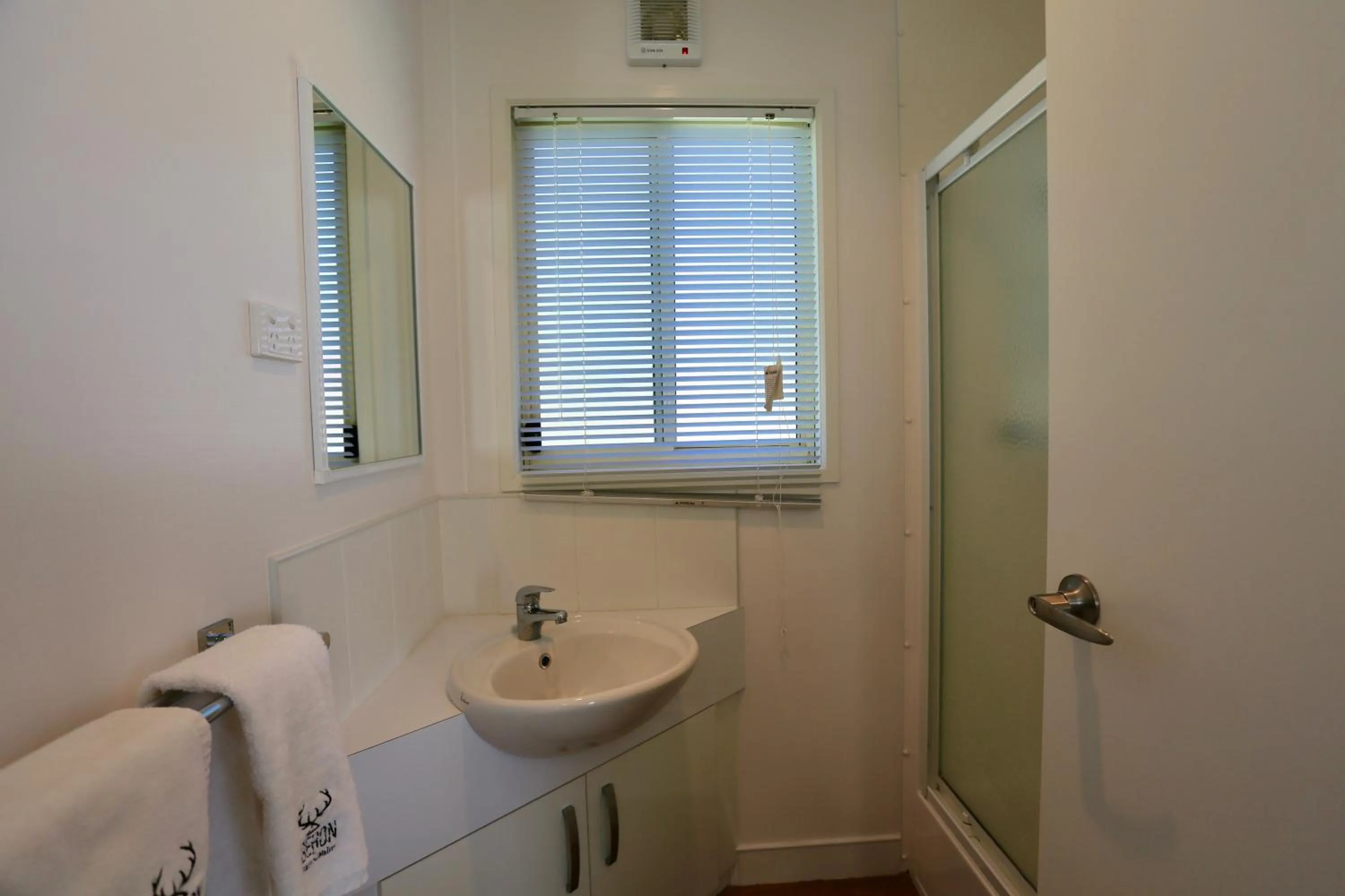 Bathroom in Jenolan Holiday Park Oberon