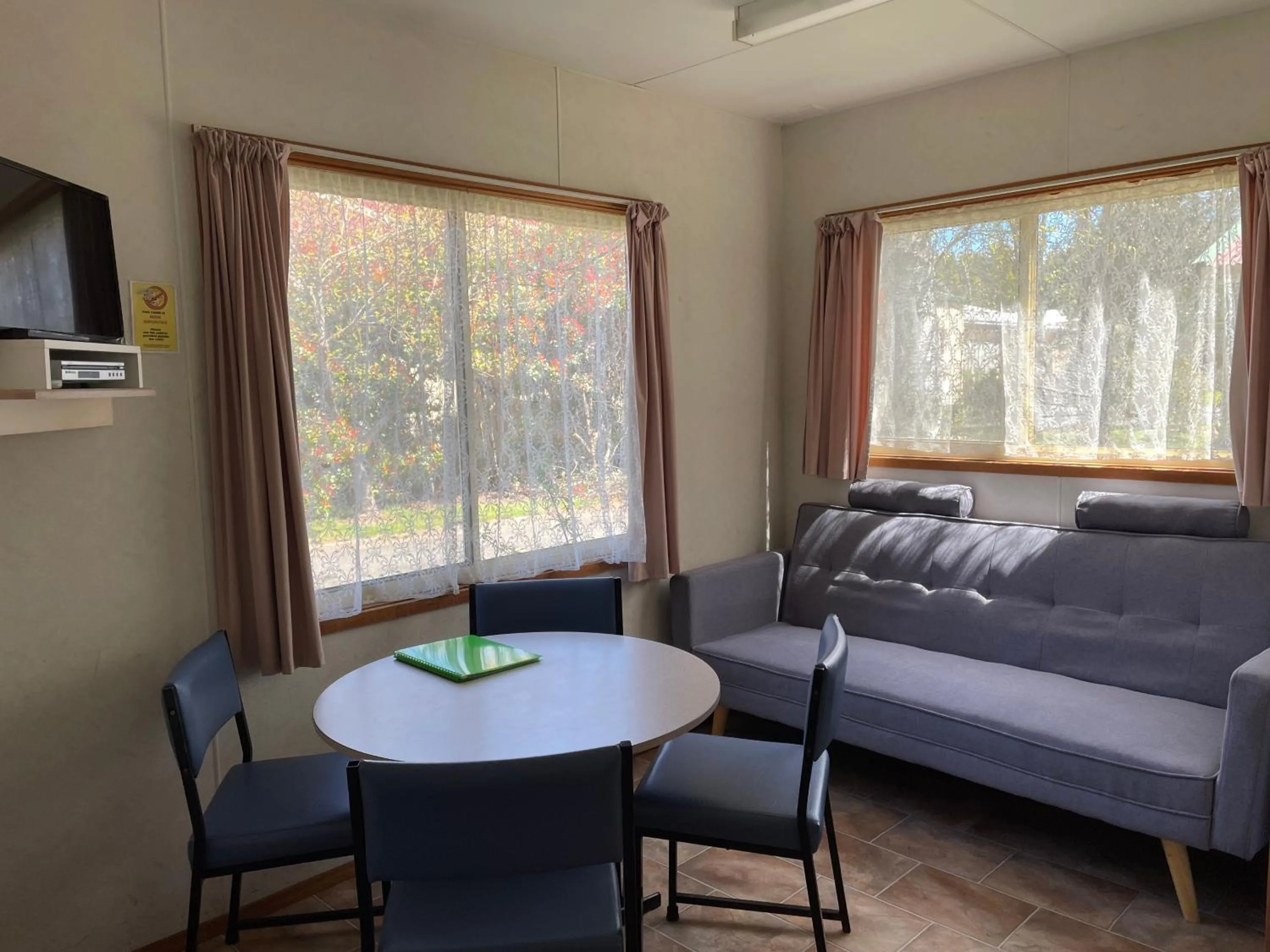 Living room in Jenolan Holiday Park Oberon