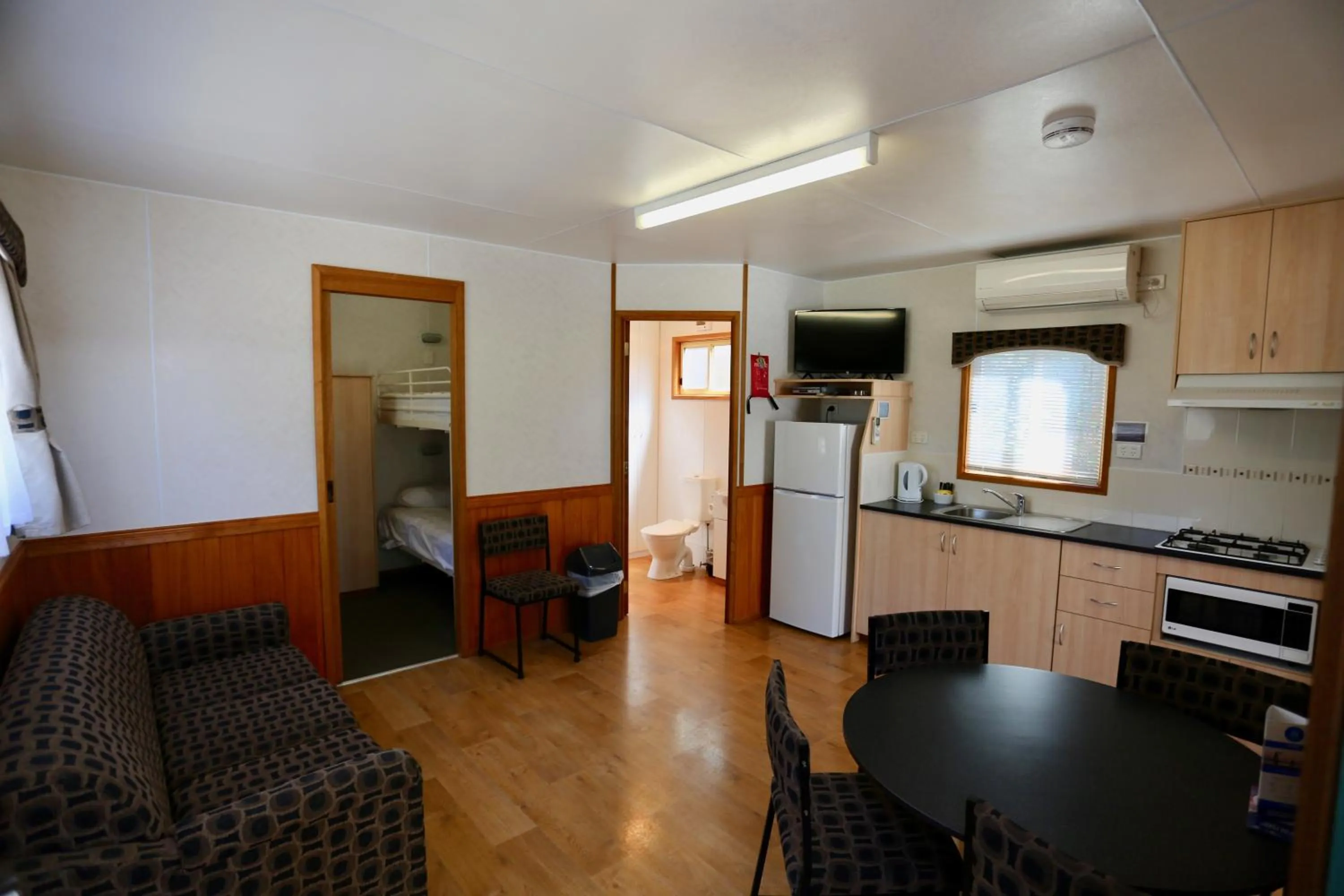 Dining area in Jenolan Holiday Park Oberon