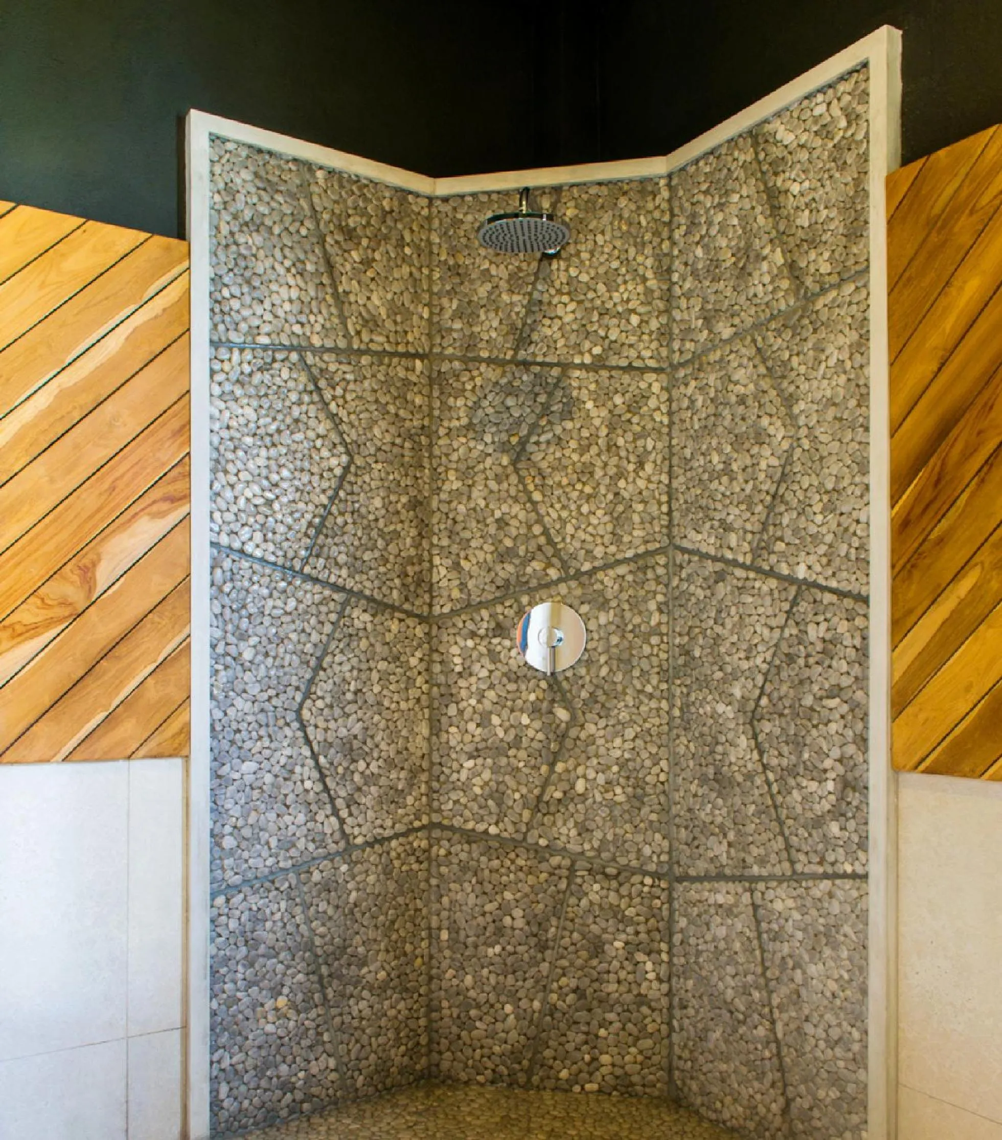 Shower in Lankavatara Ocean Retreat & Spa