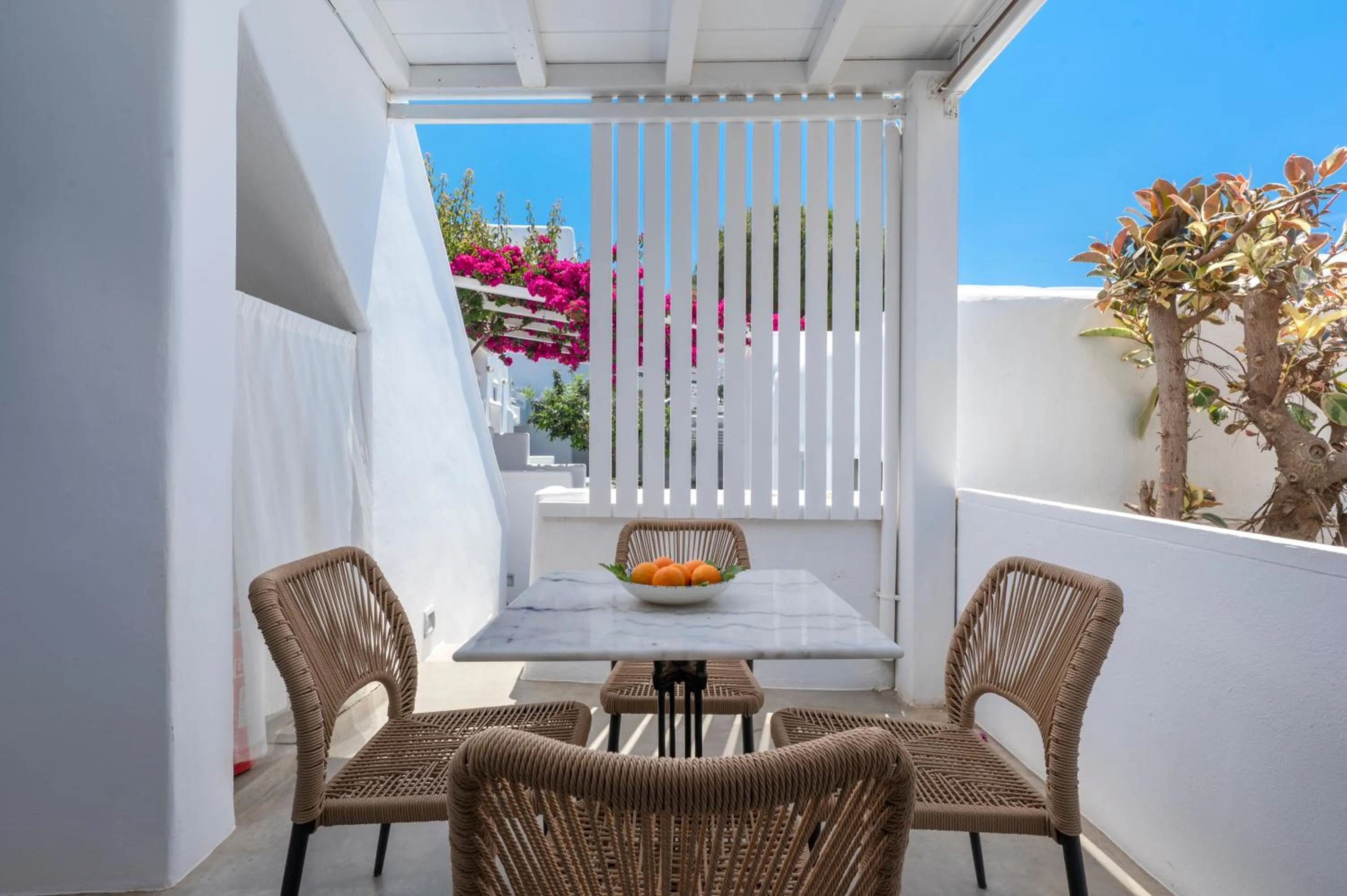 Flaskos Luxury Suites