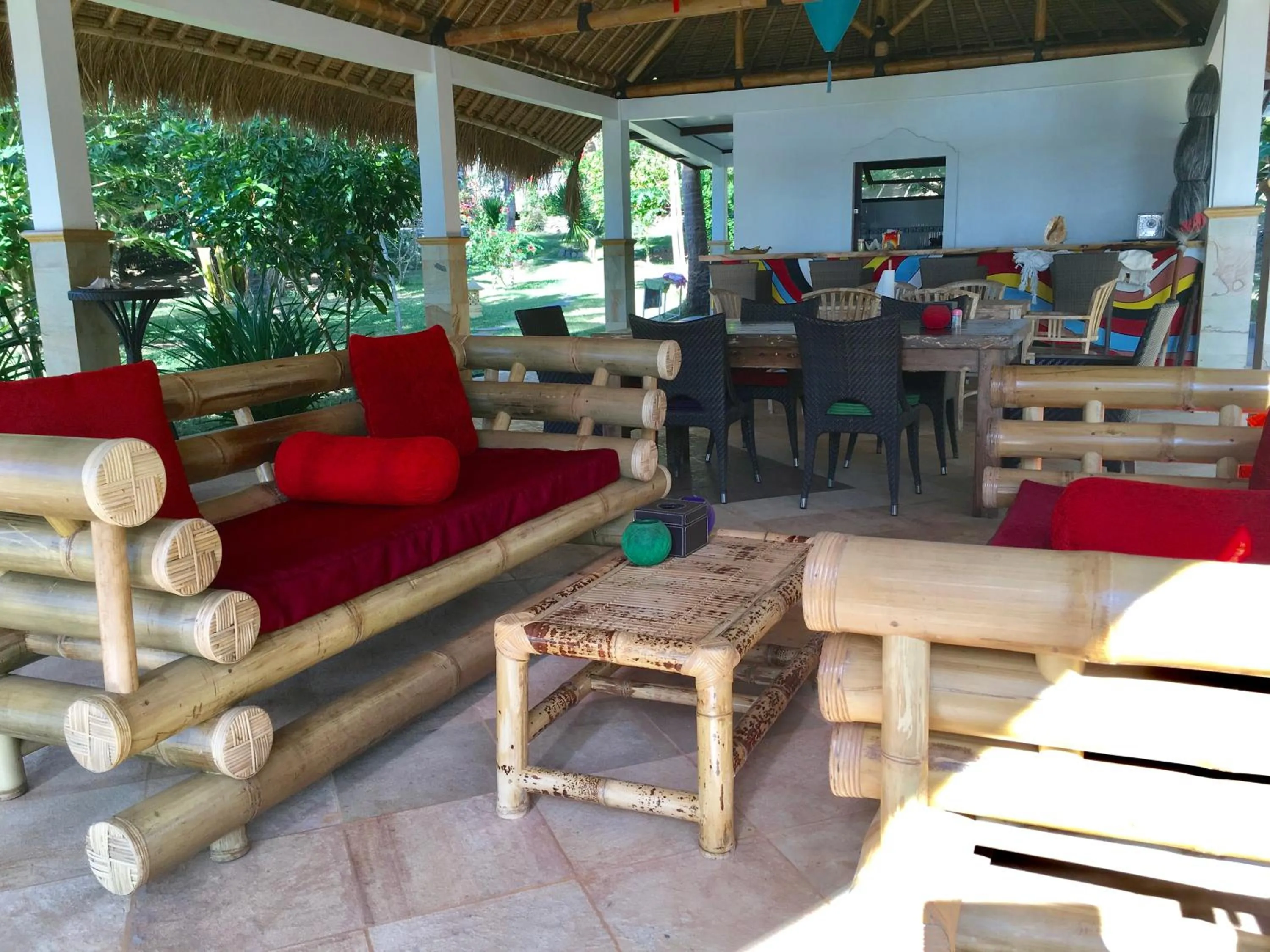 Restaurant/places to eat in The Papalagi Resort
