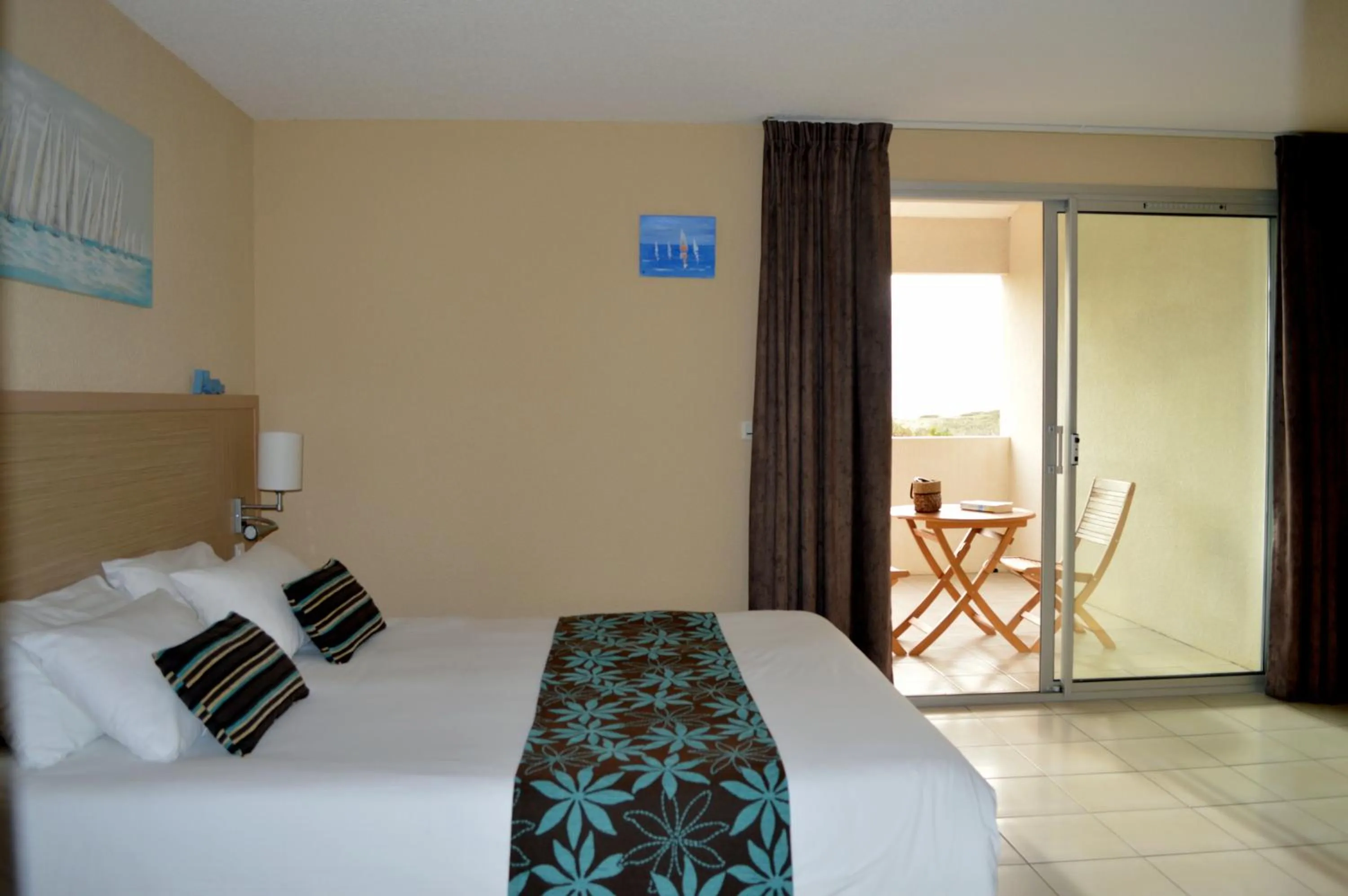 Photo of the whole room in Hotel L'Oceane