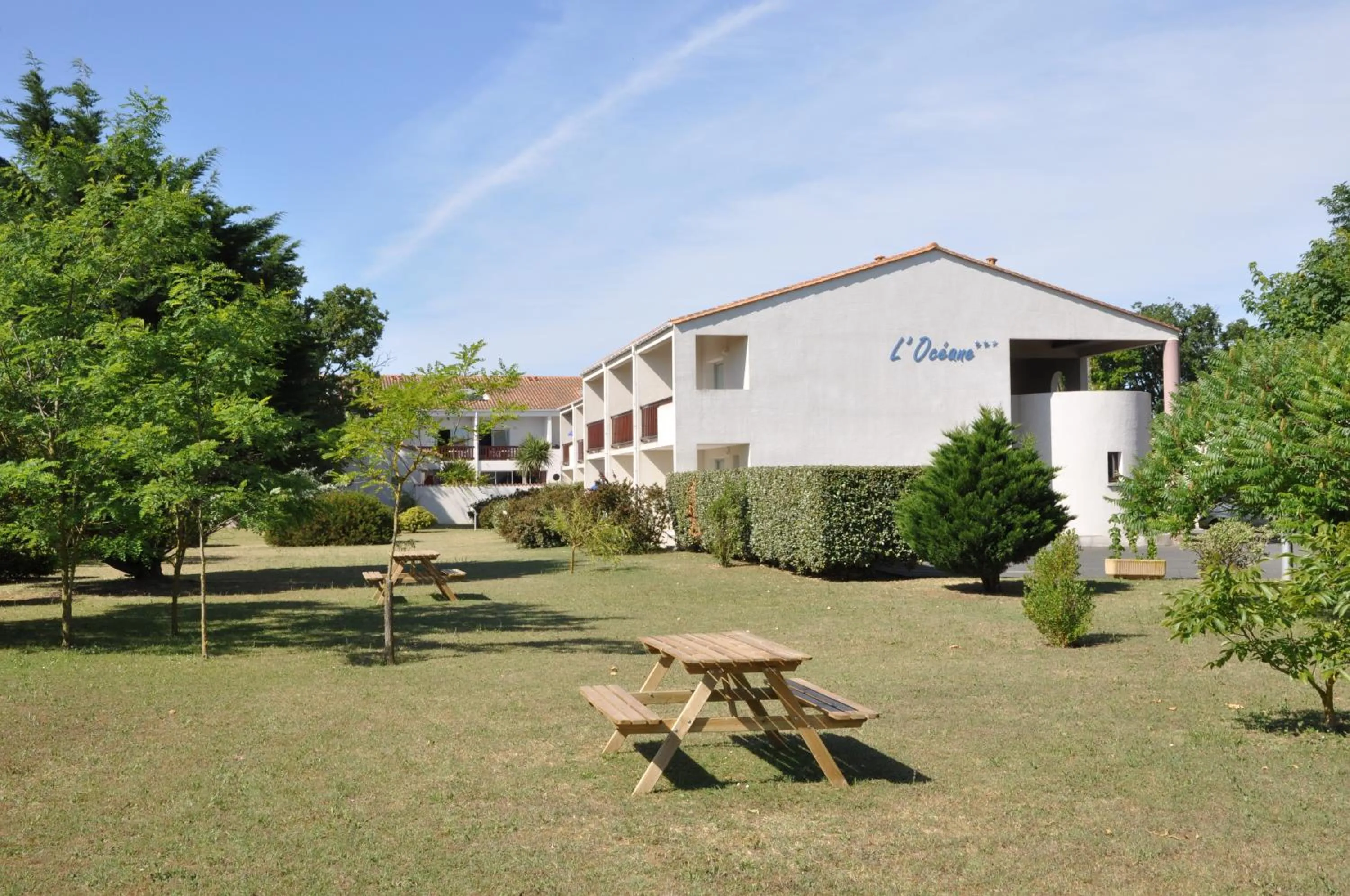 Property building in Hotel L'Oceane