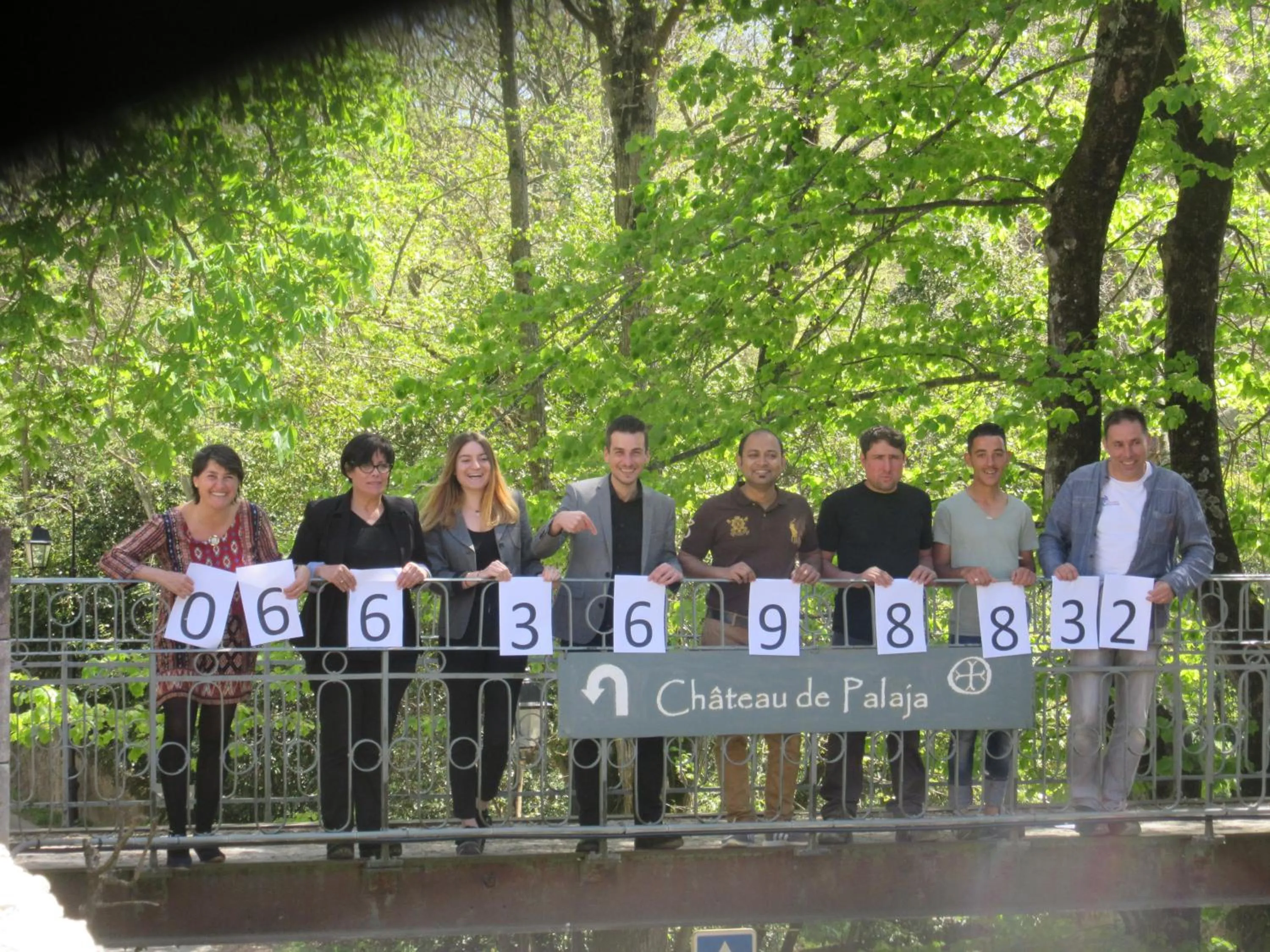 group of guests in Logis Hôtel Château De Palaja