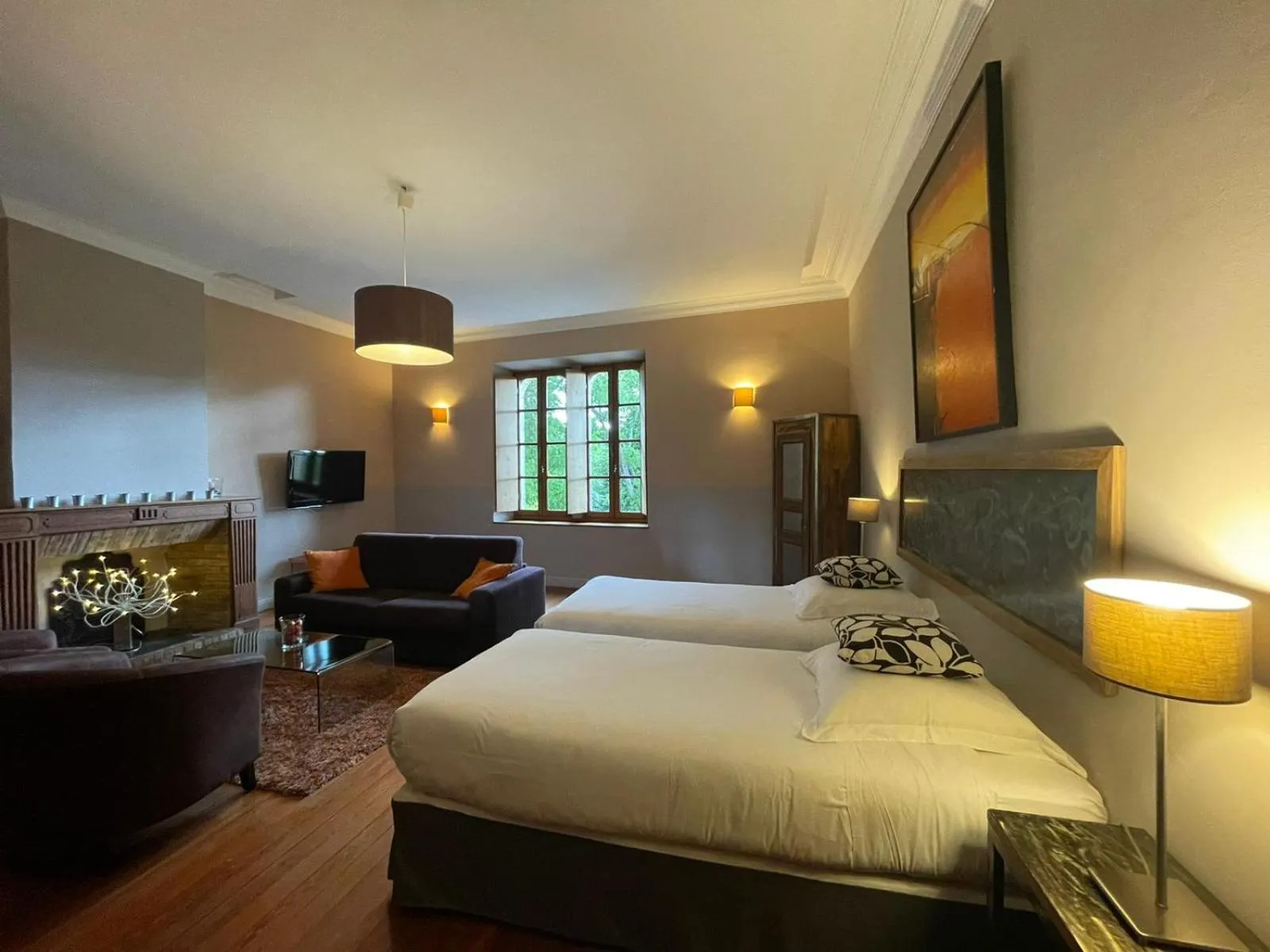 Bed in Logis Hôtel Château De Palaja