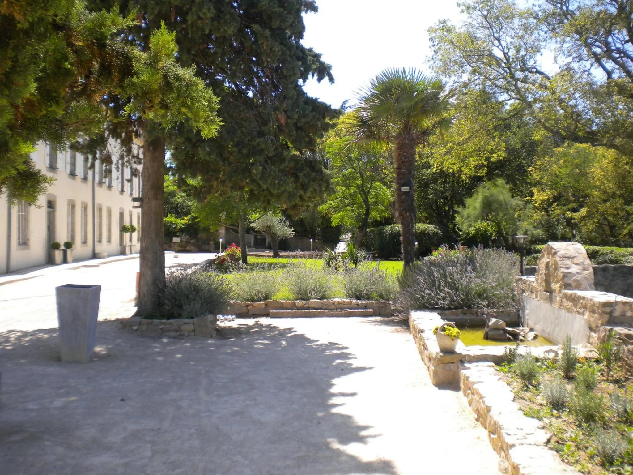 Facade/entrance in Logis Hôtel Château De Palaja