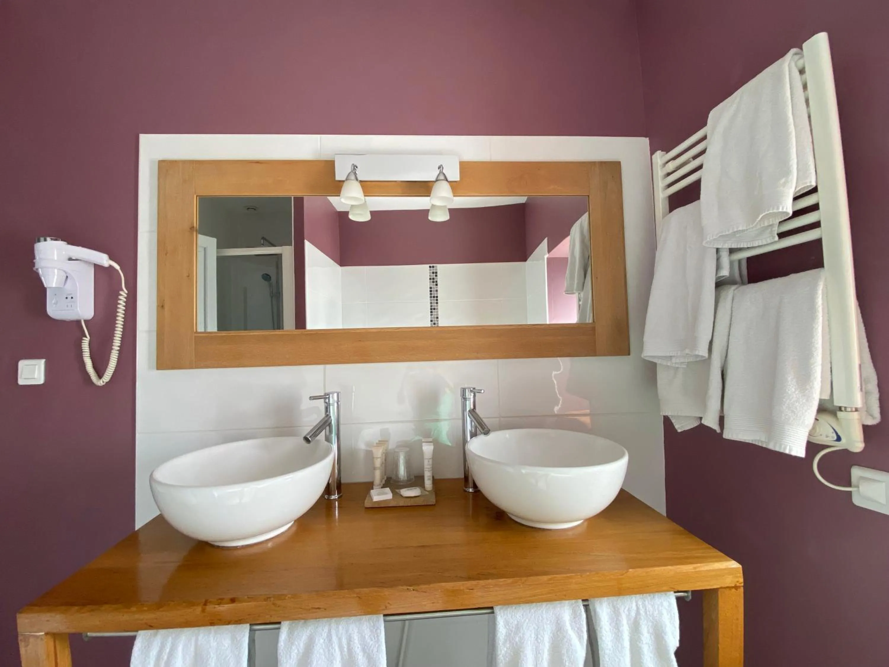 Bathroom in Logis Hôtel Château De Palaja