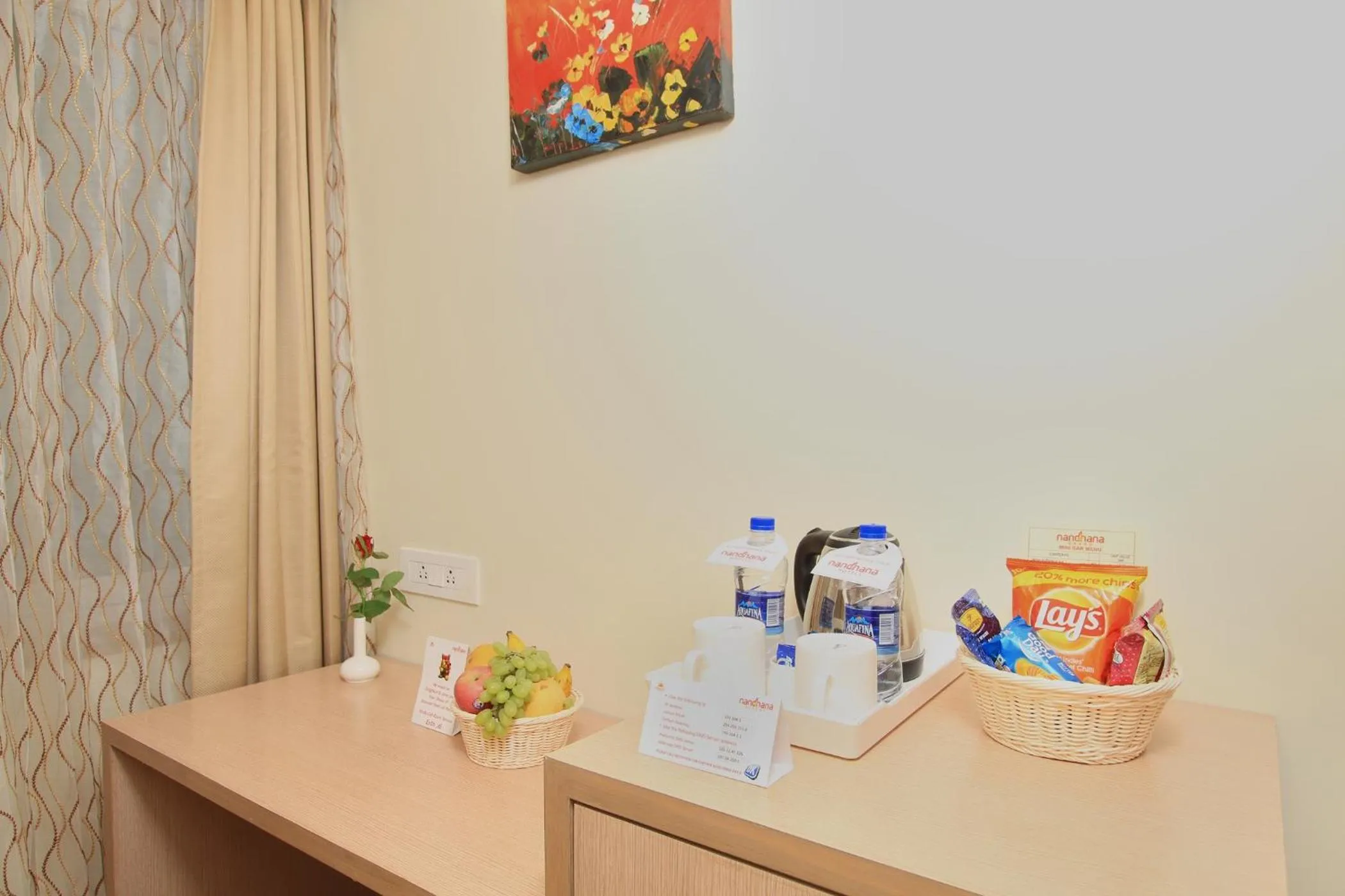 Coffee/tea facilities in La Sara Regent