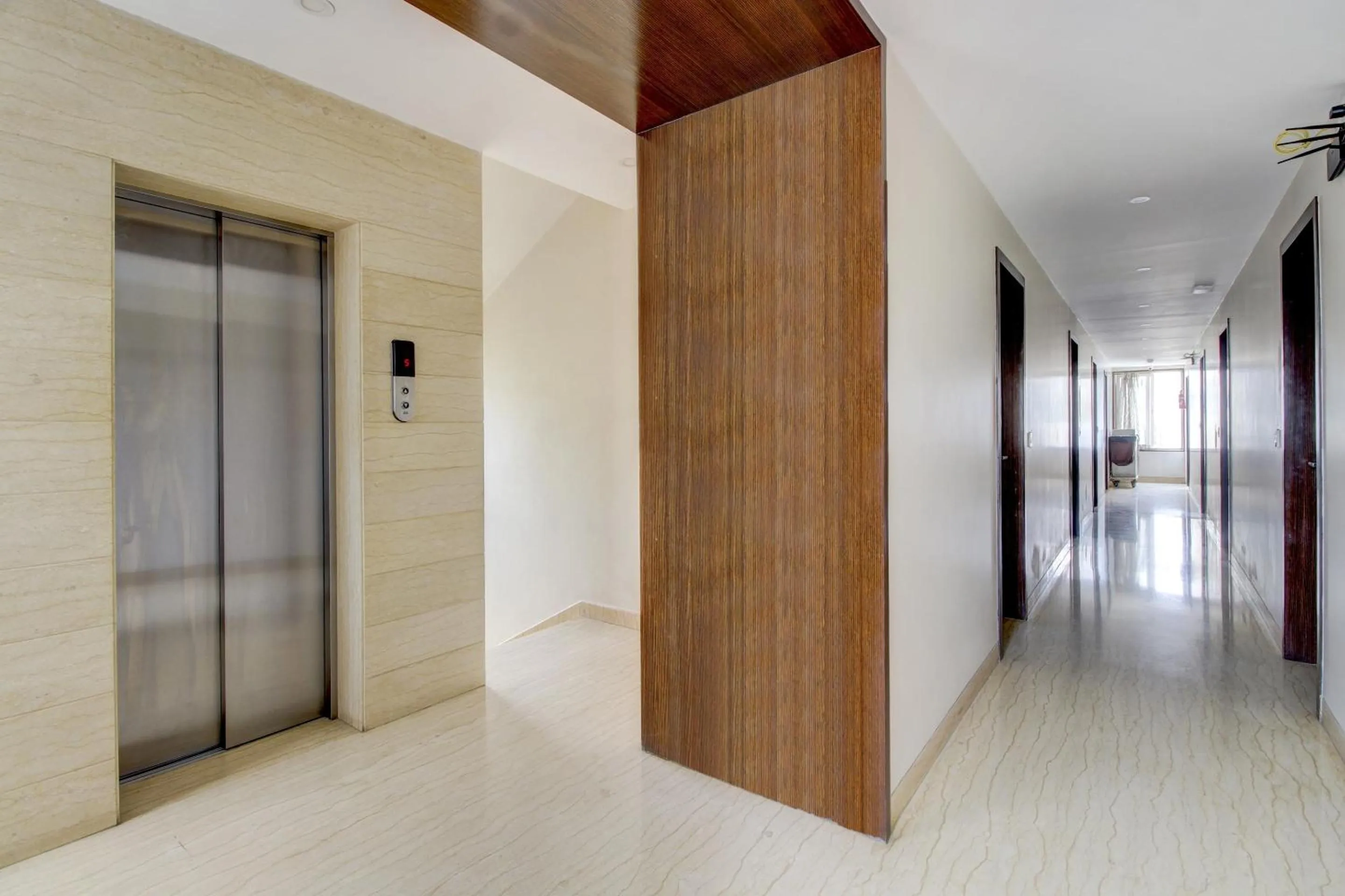 Lobby or reception in La Sara Regent